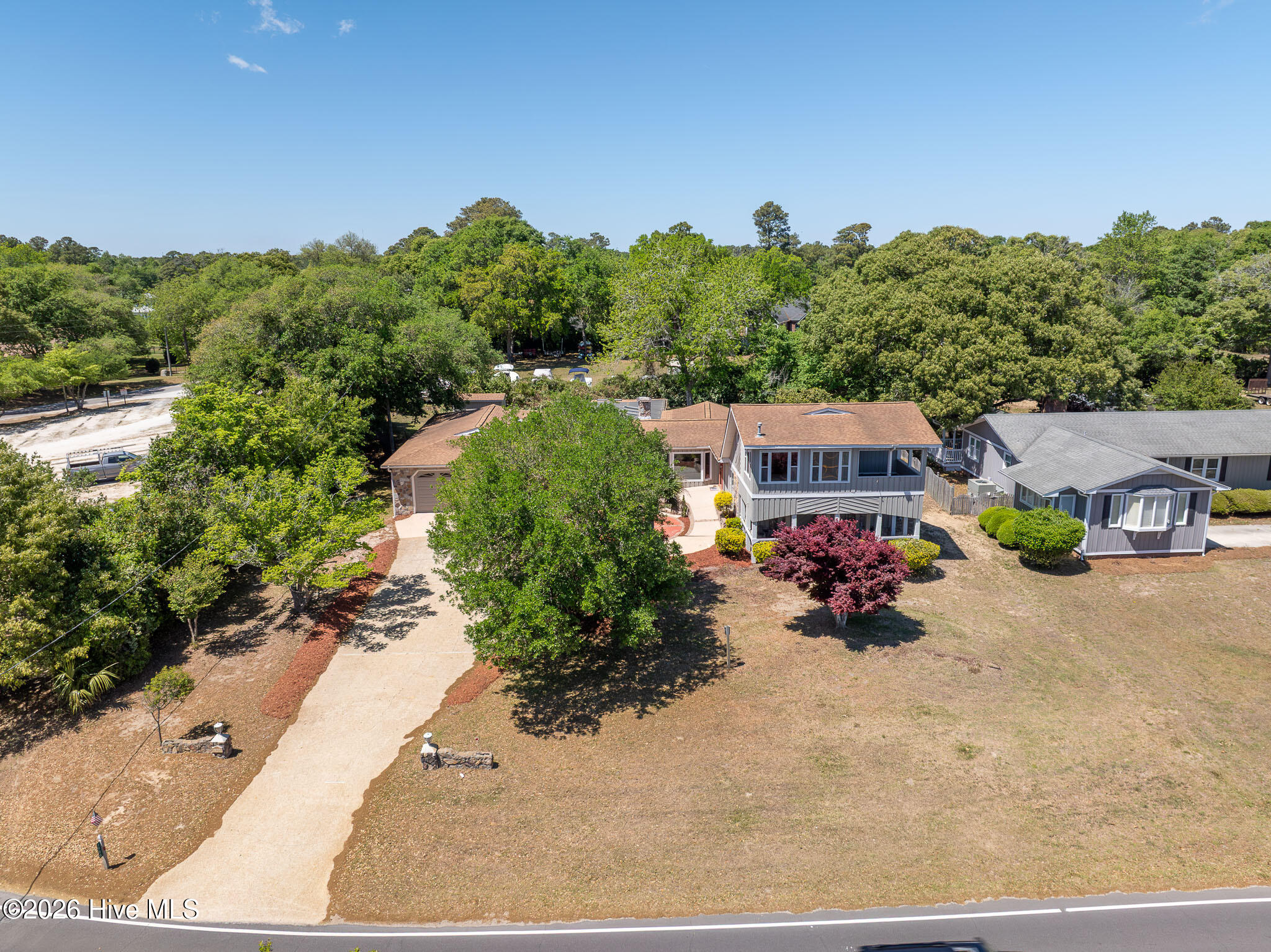 100568983 | Photo 73