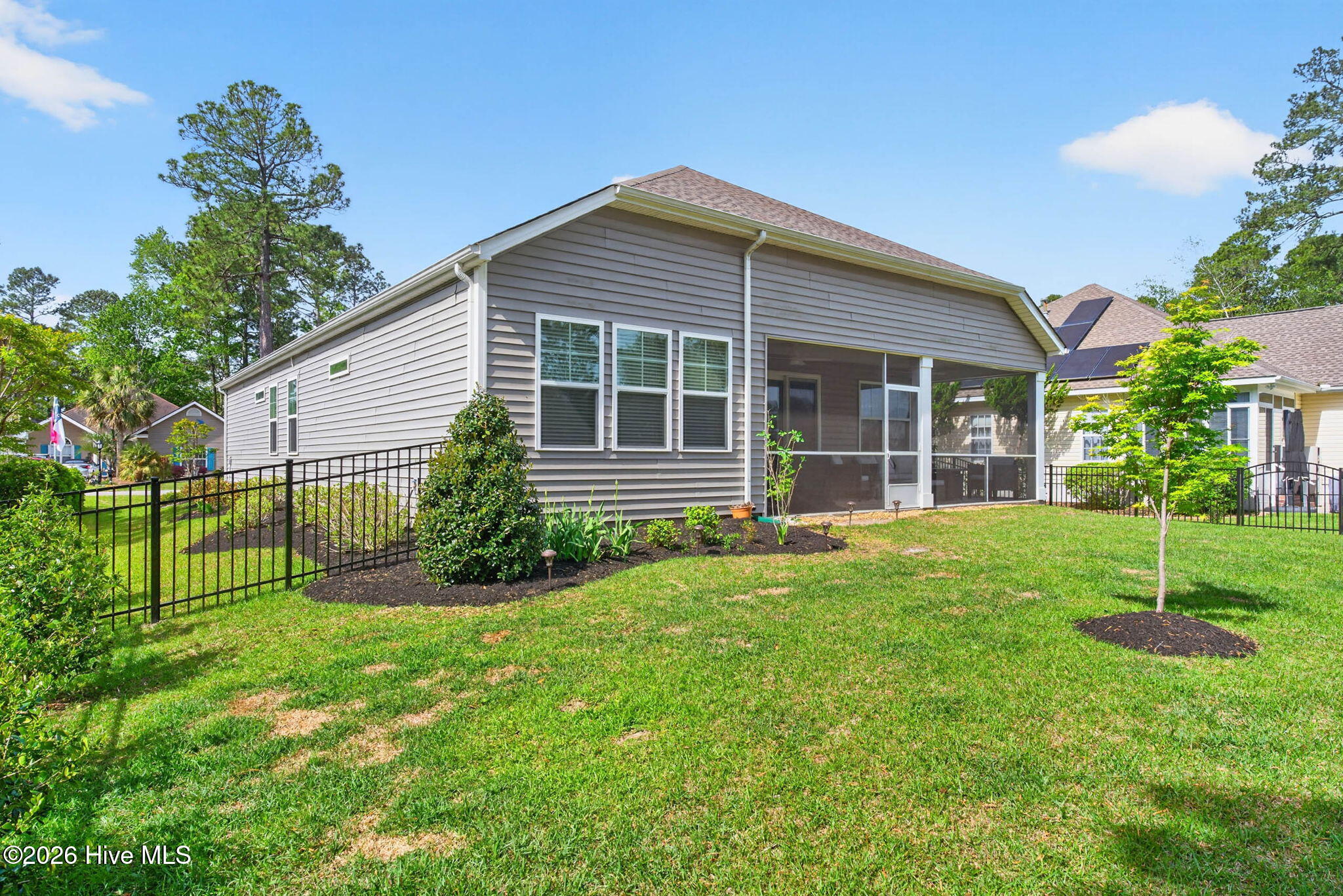 100555418 | Photo 40