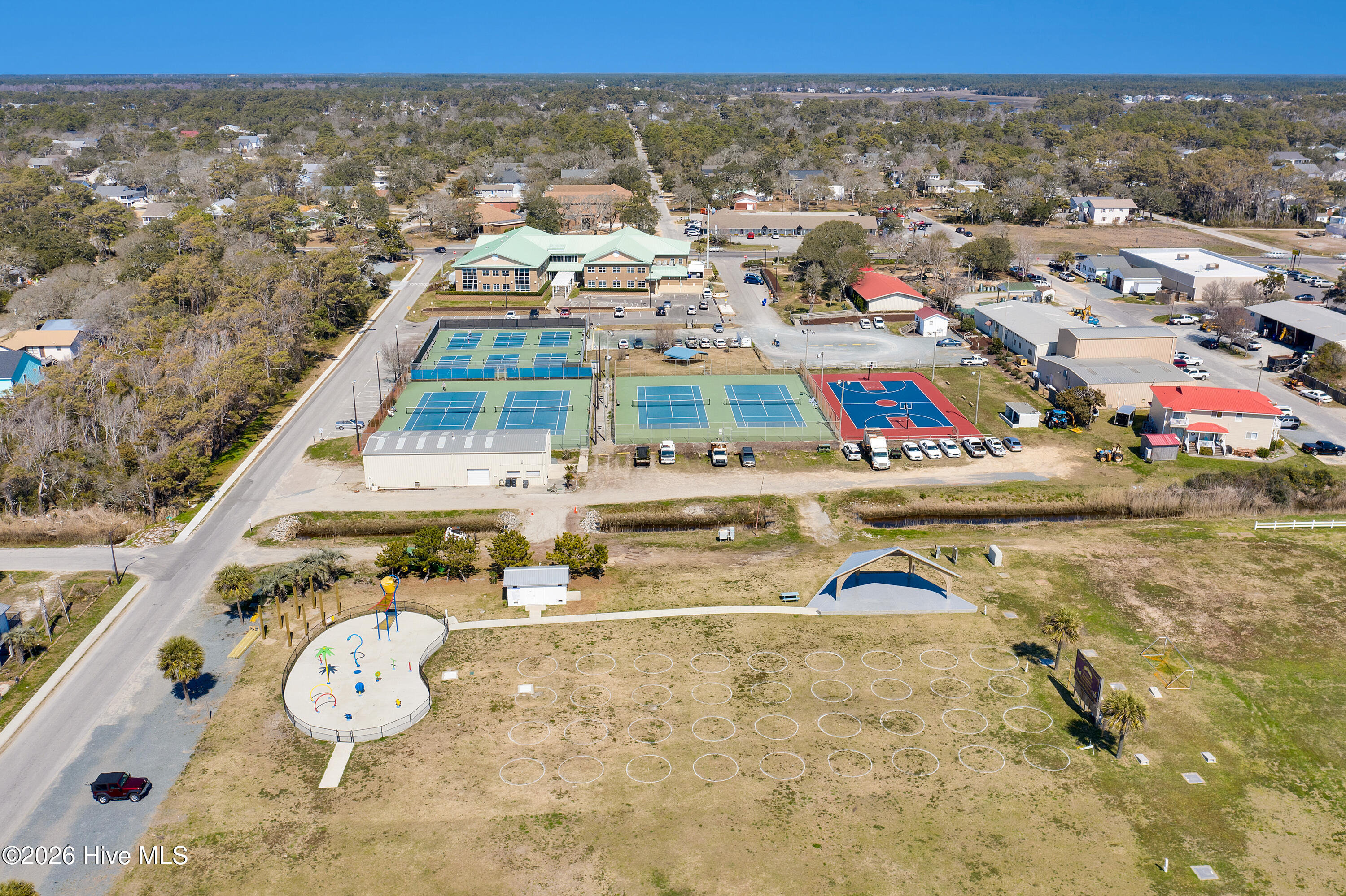 100564163 | Photo 49