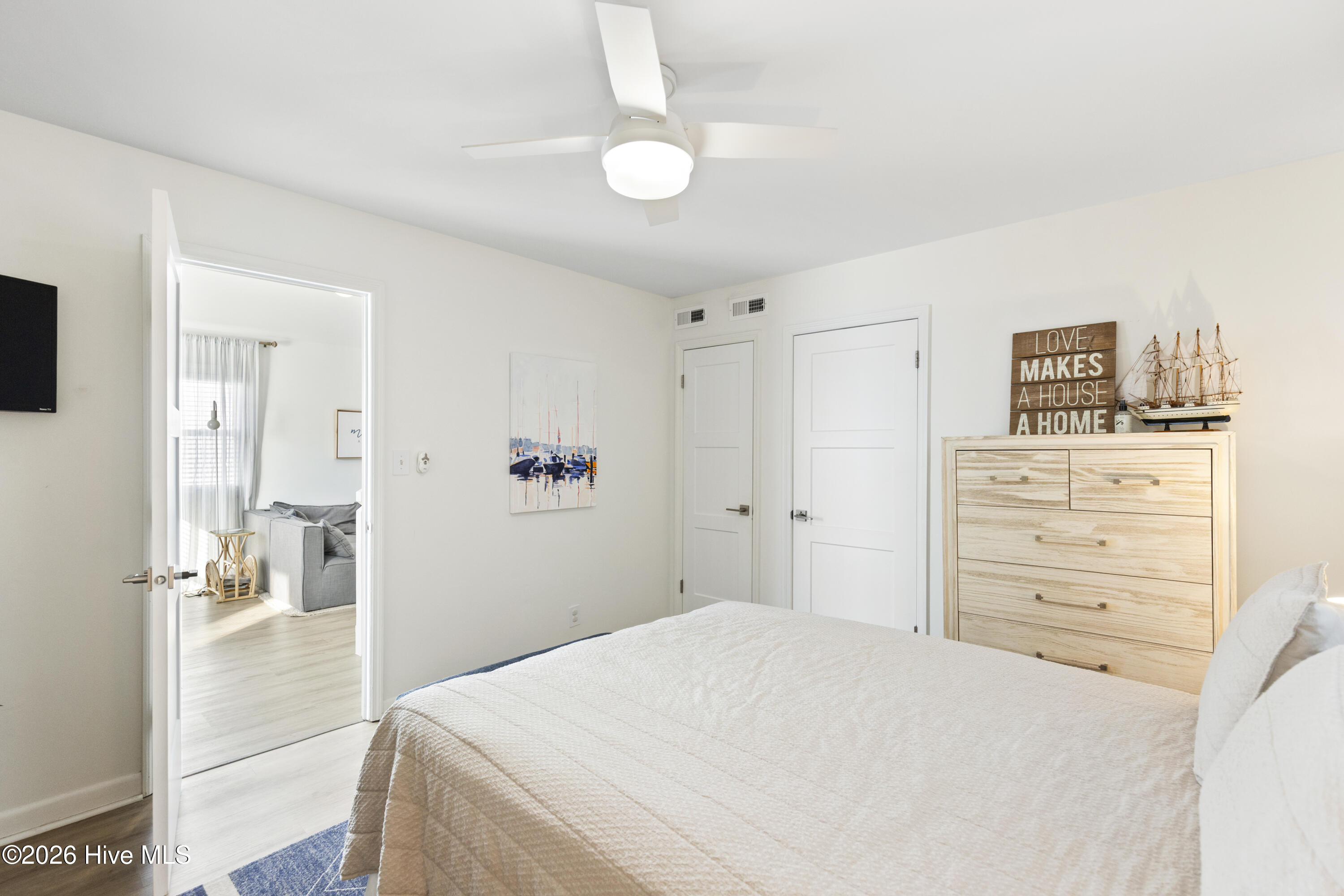 100552709 | Photo 32