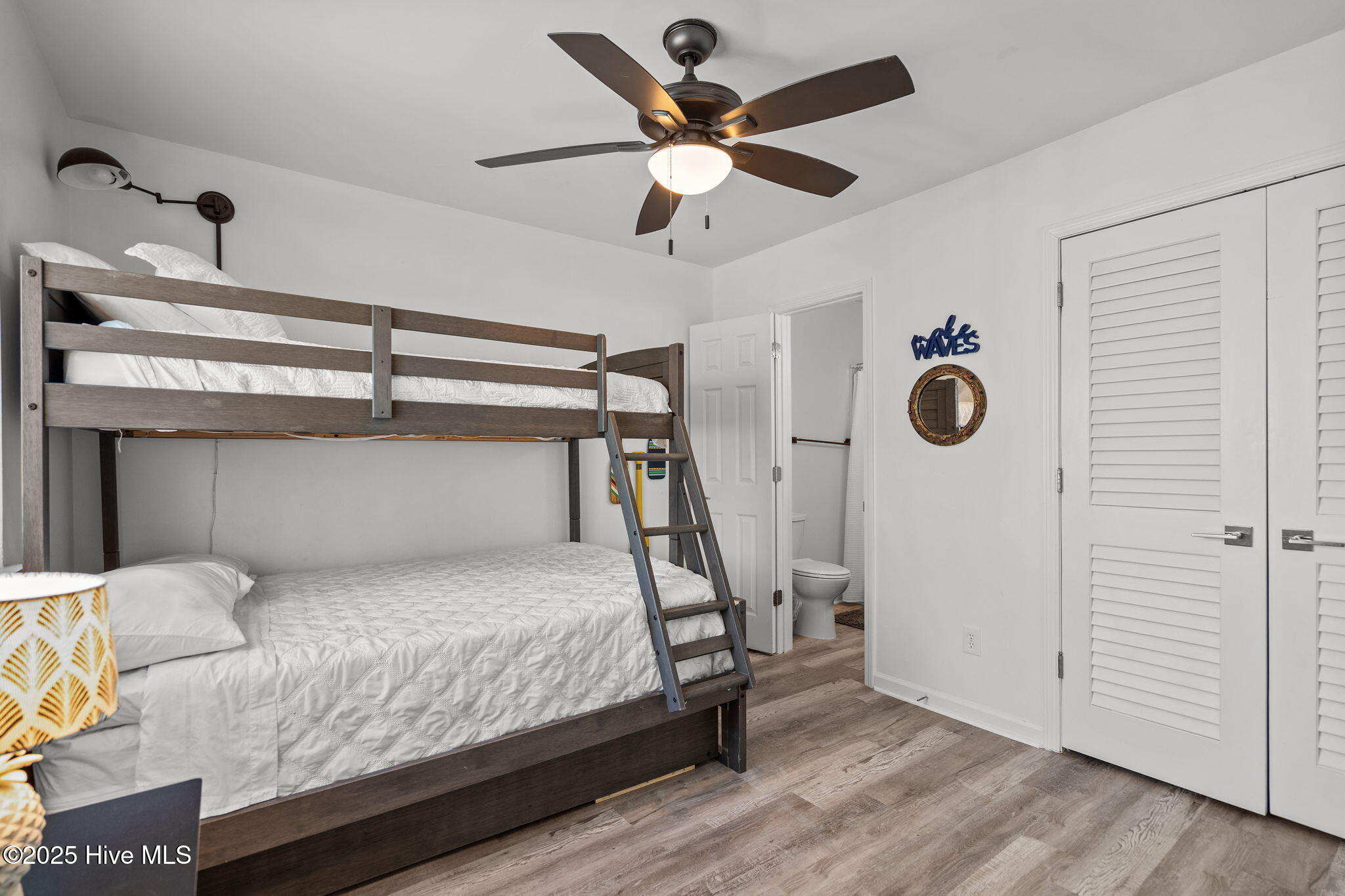 100531812 | Photo 16