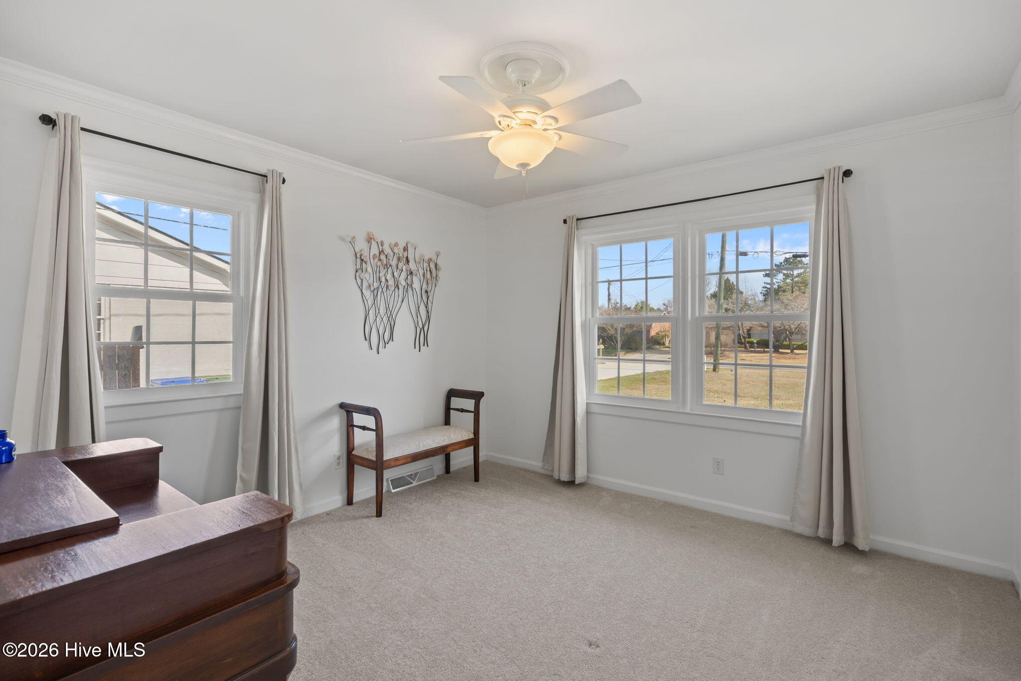 100557459 | Photo 34