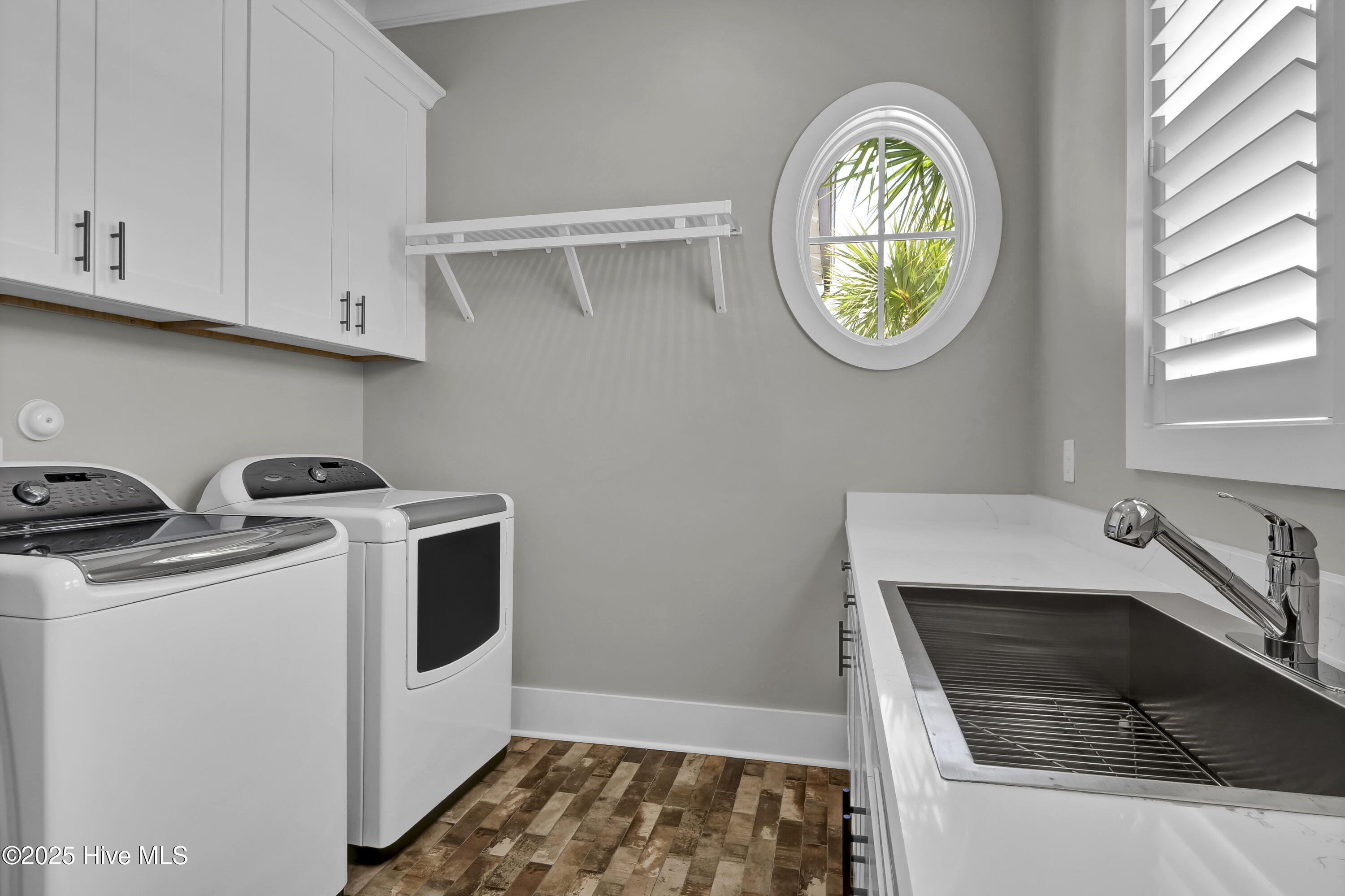 100550723 | Photo 24