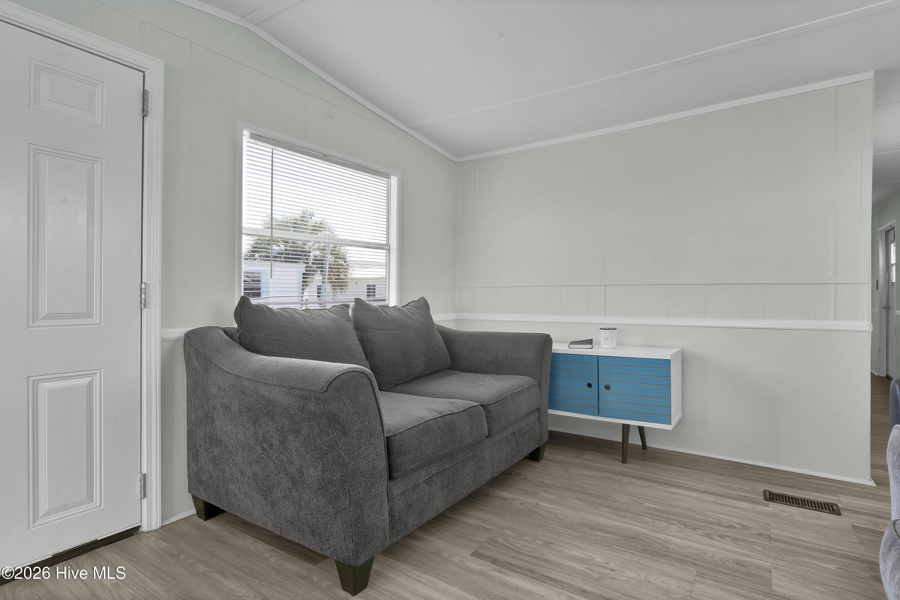 100560553 | Photo 14