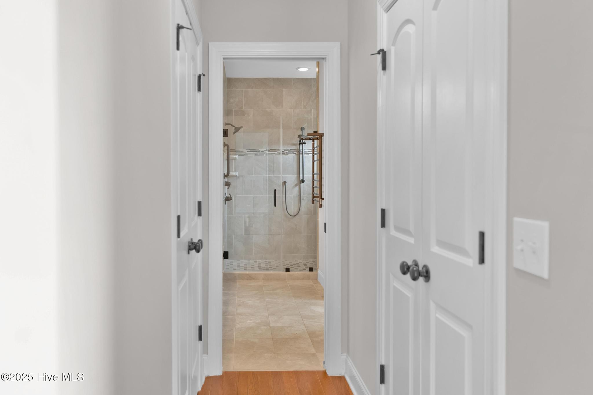 100542823 | Photo 49