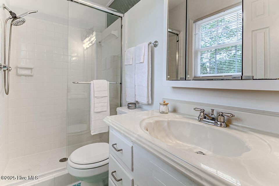 100535160 | Photo 24