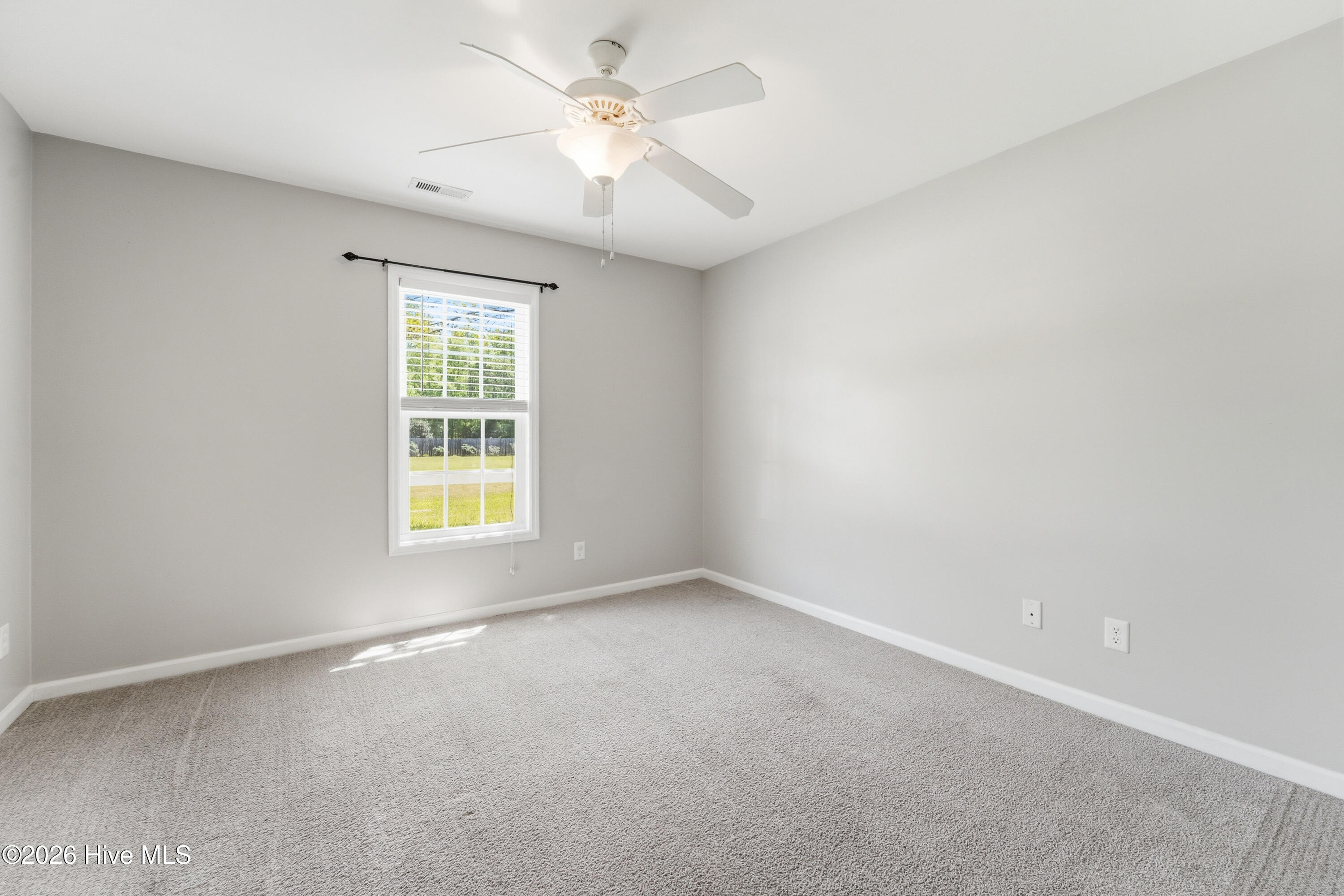 100568170 | Photo 32