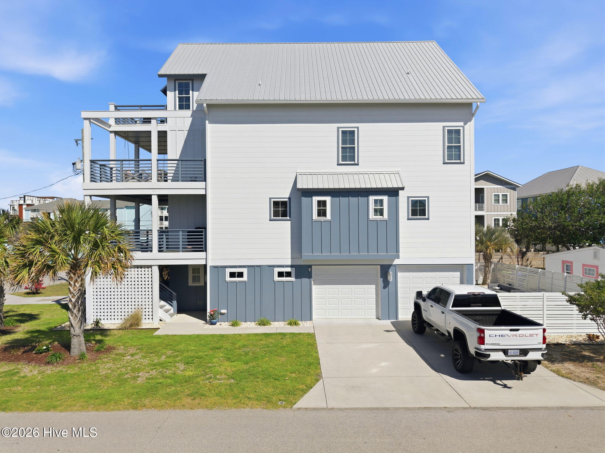 100570056 | Photo 86