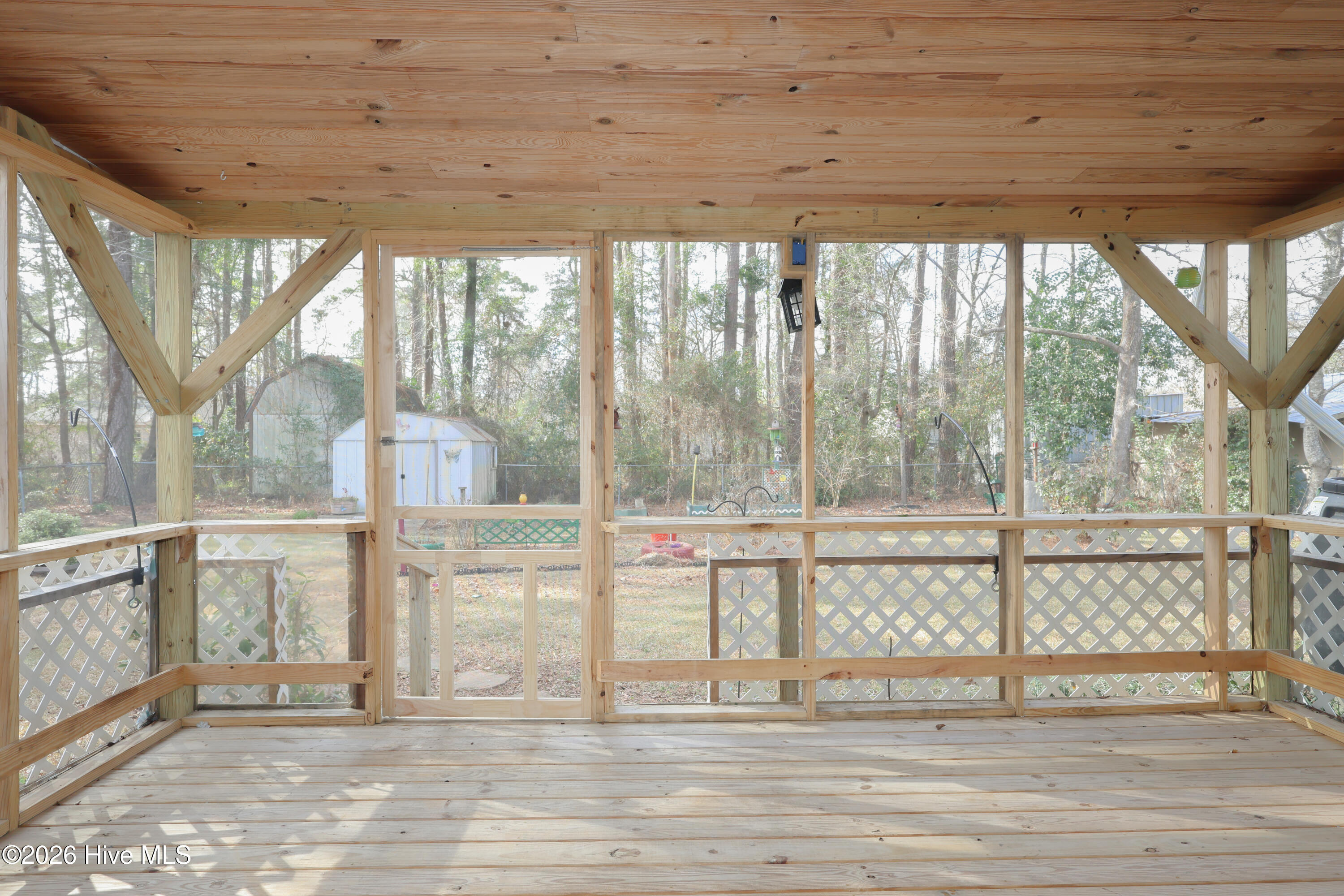 100550161 | Photo 19