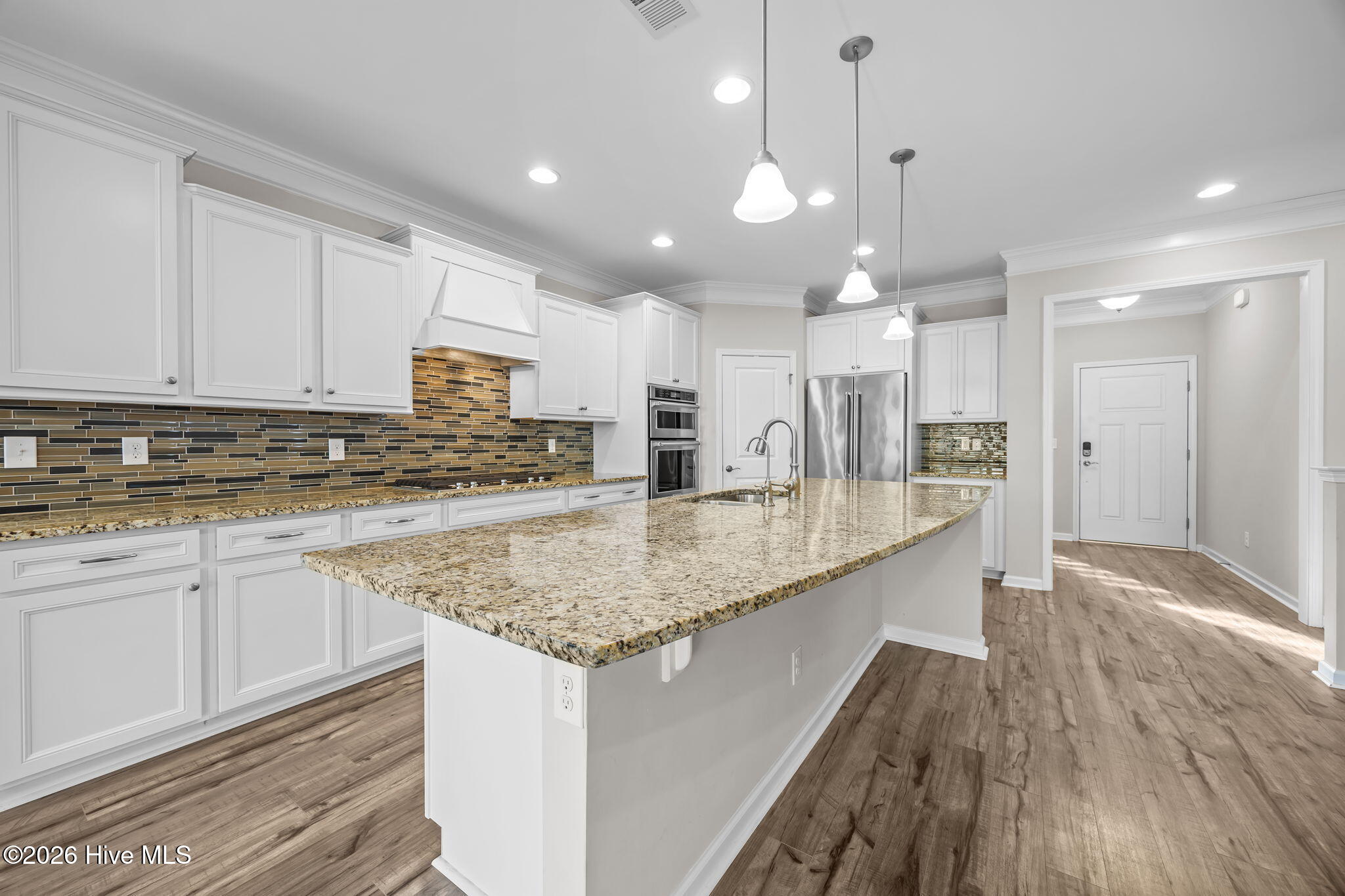 100552007 | Photo 32