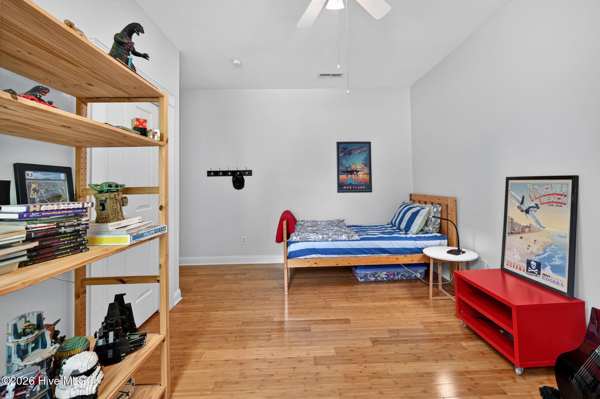 100569921 | Photo 32