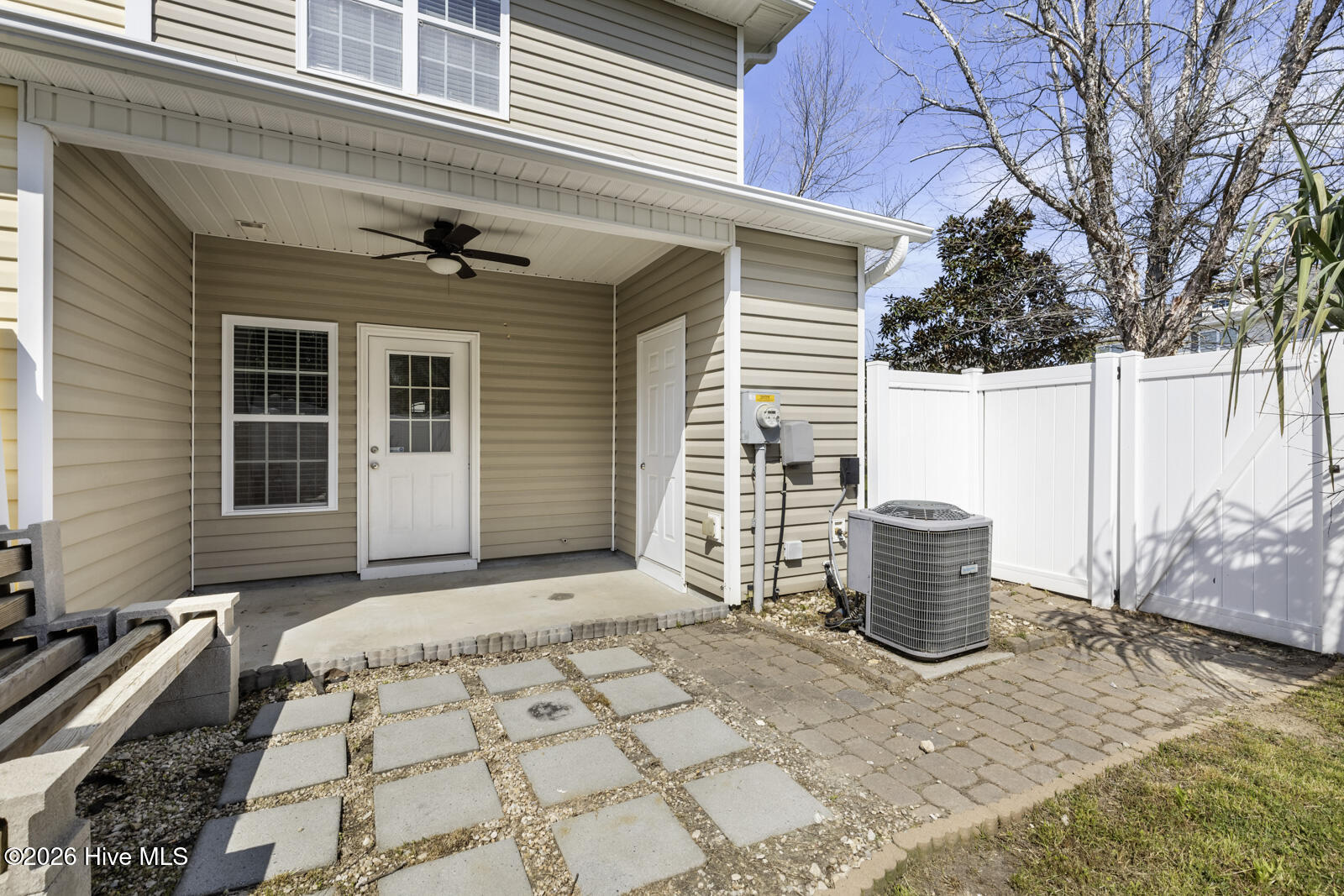 100568265 | Photo 20