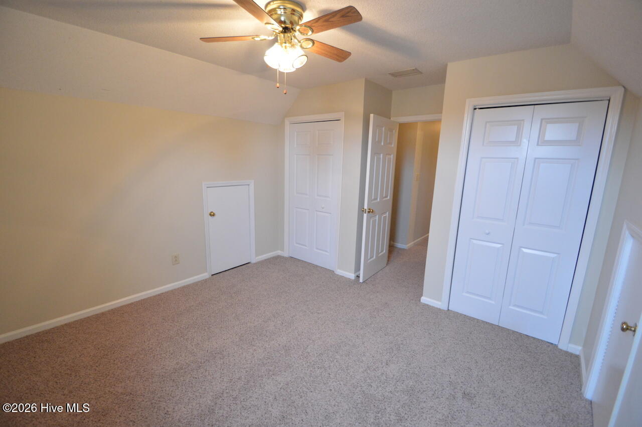 100562561 | Photo 14