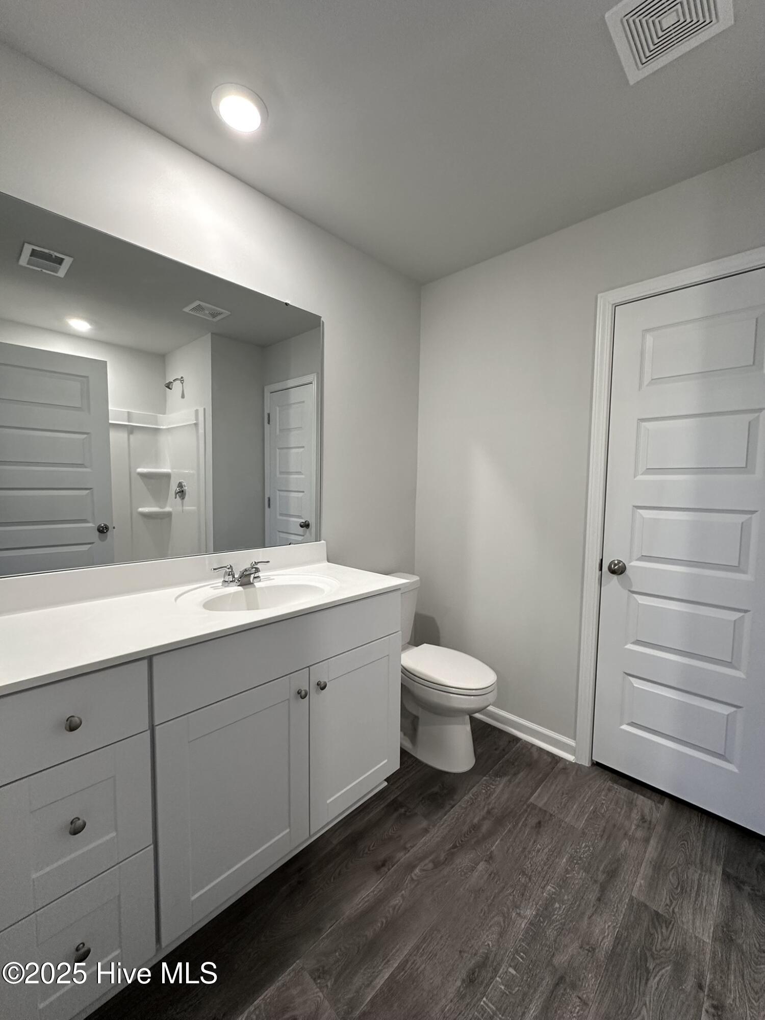 100543381 | Photo 11