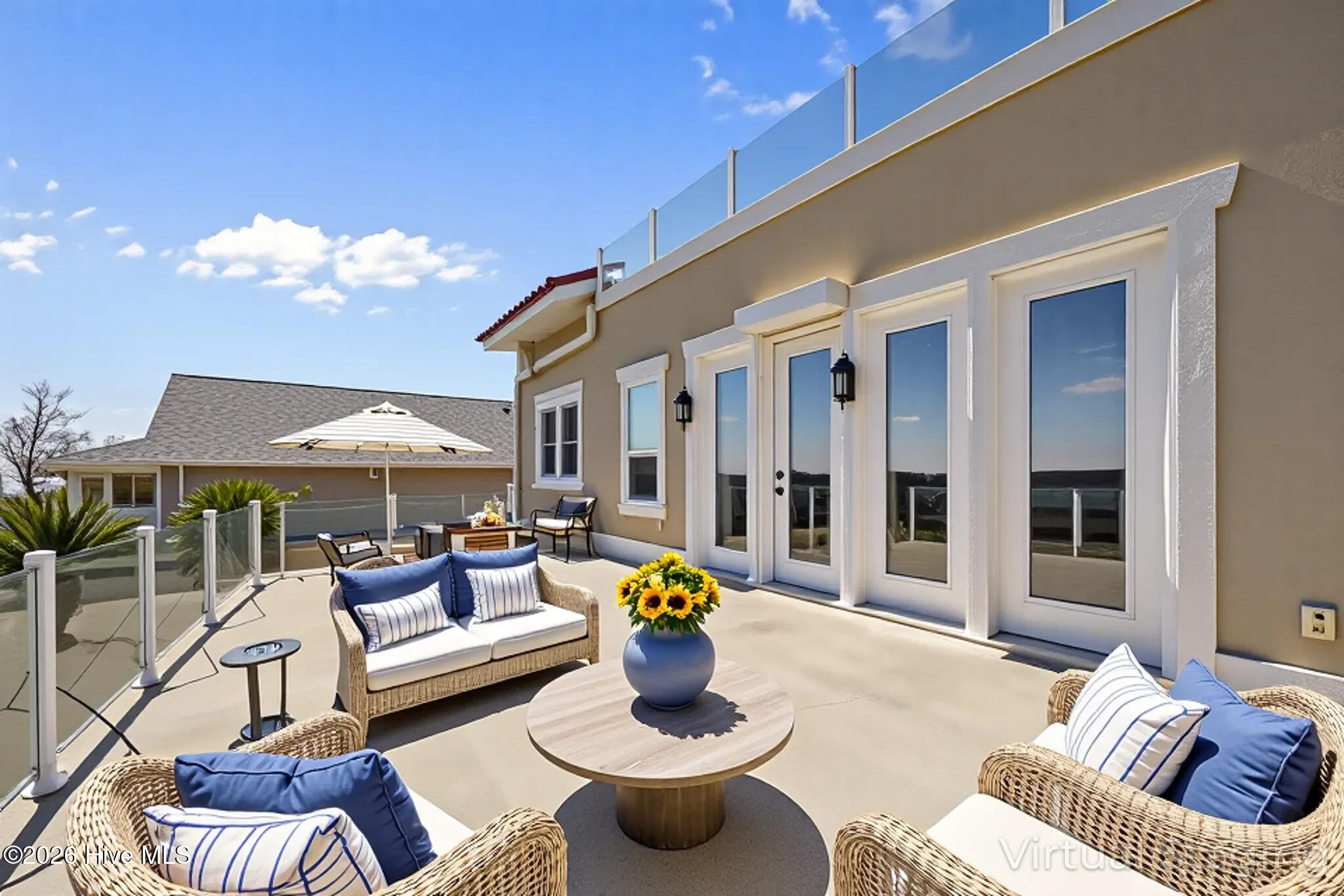 100549551 | Photo 26