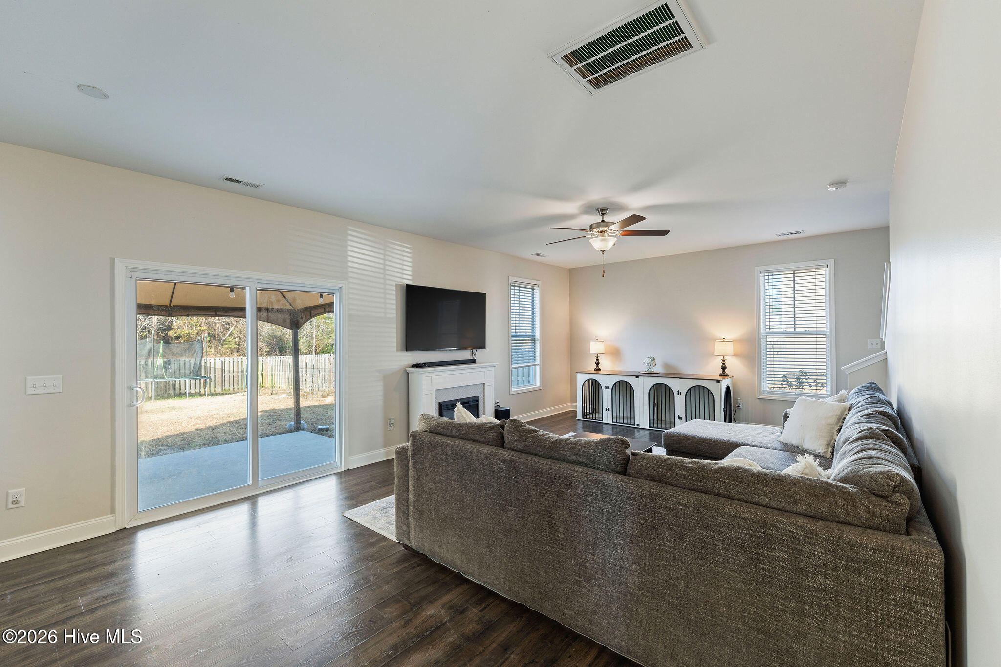 100548574 | Photo 14