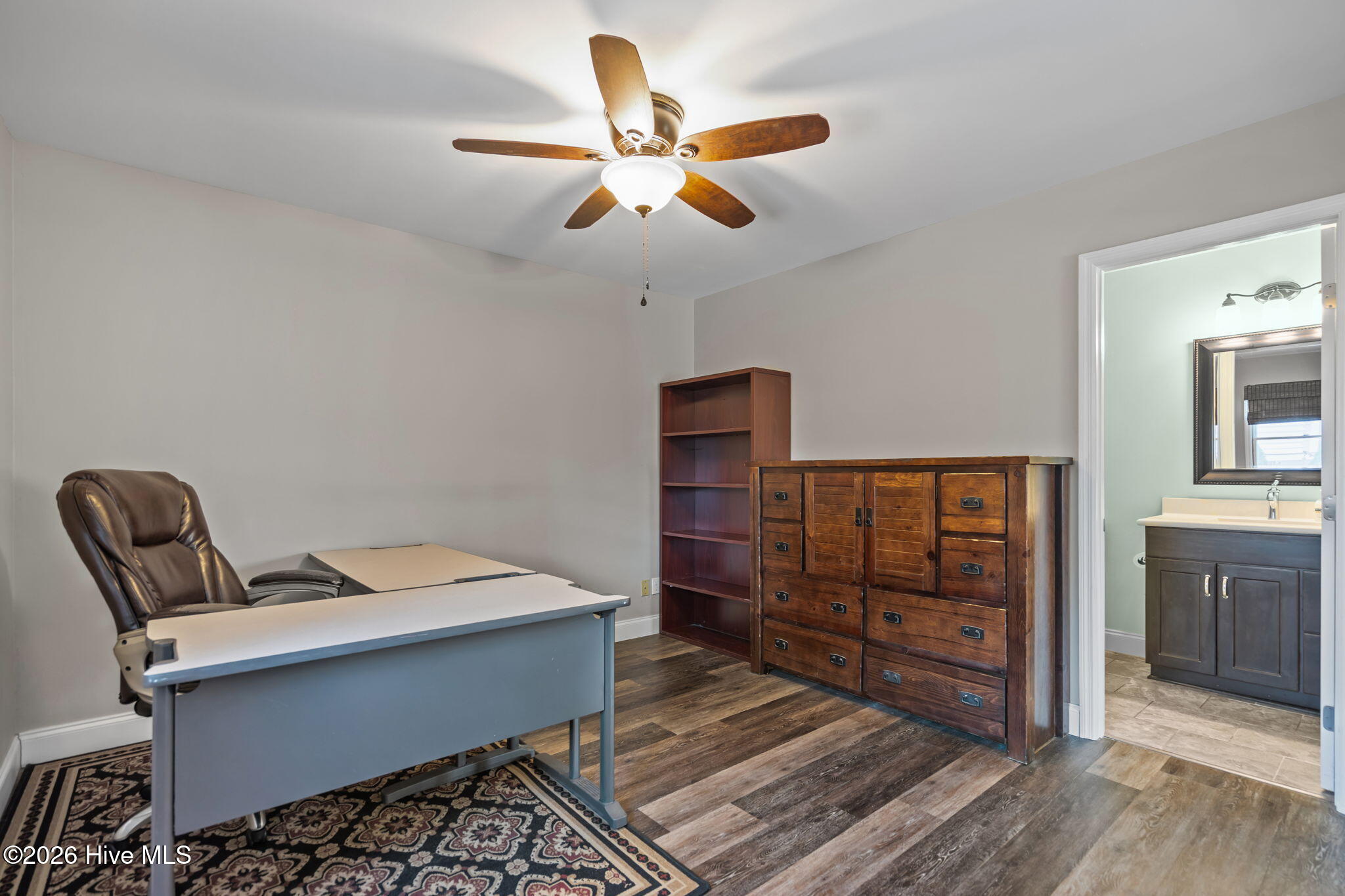 100554054 | Photo 44