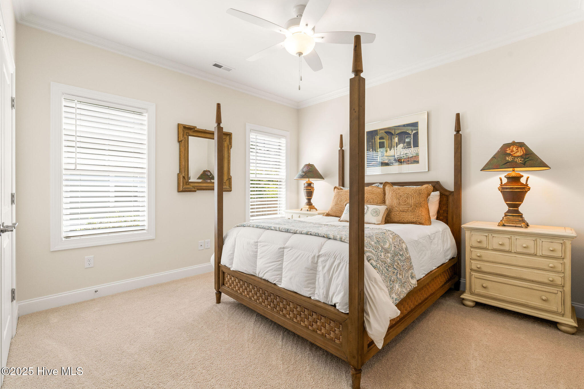 100517606 | Photo 43