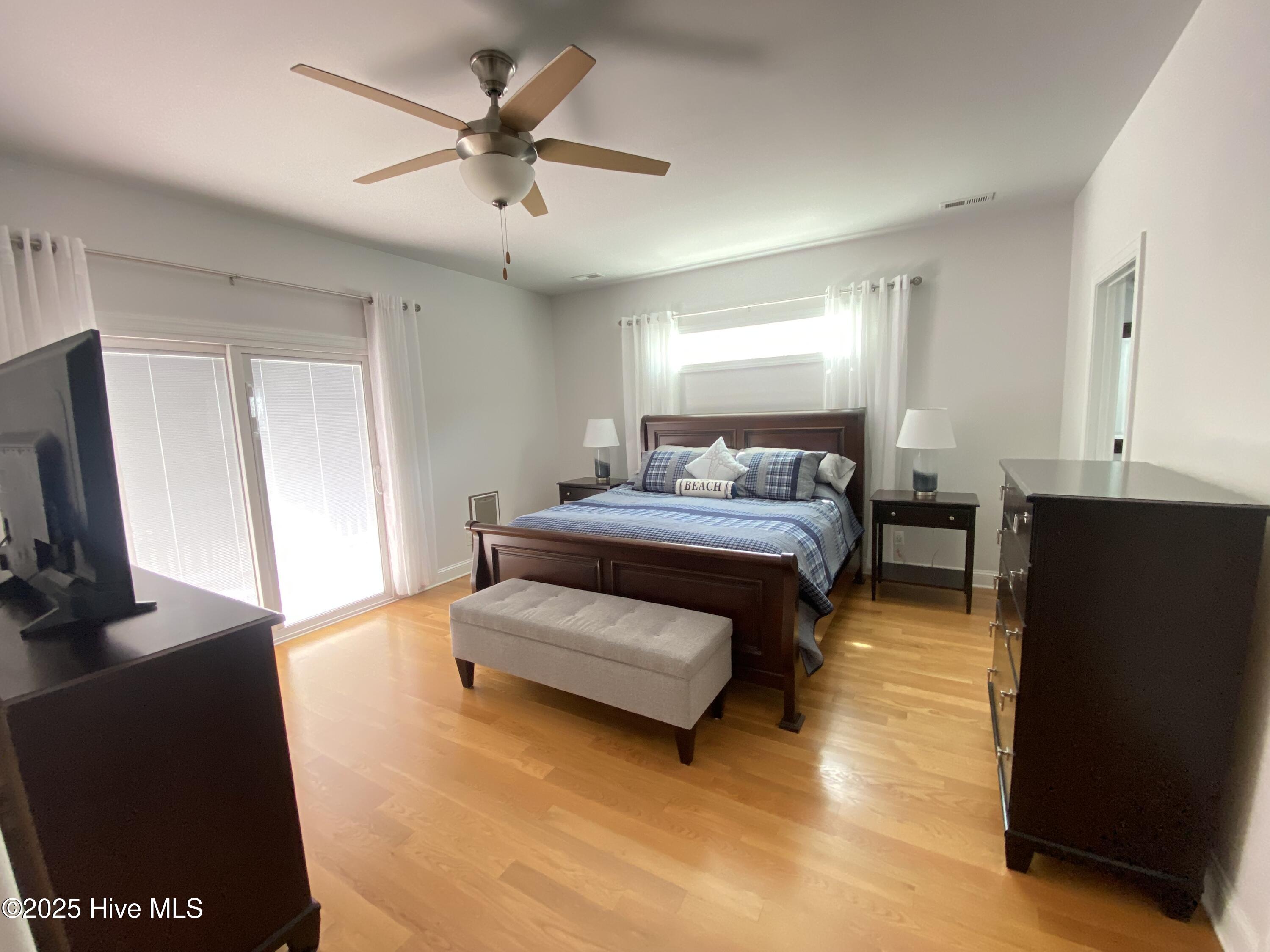 100533868 | Photo 22