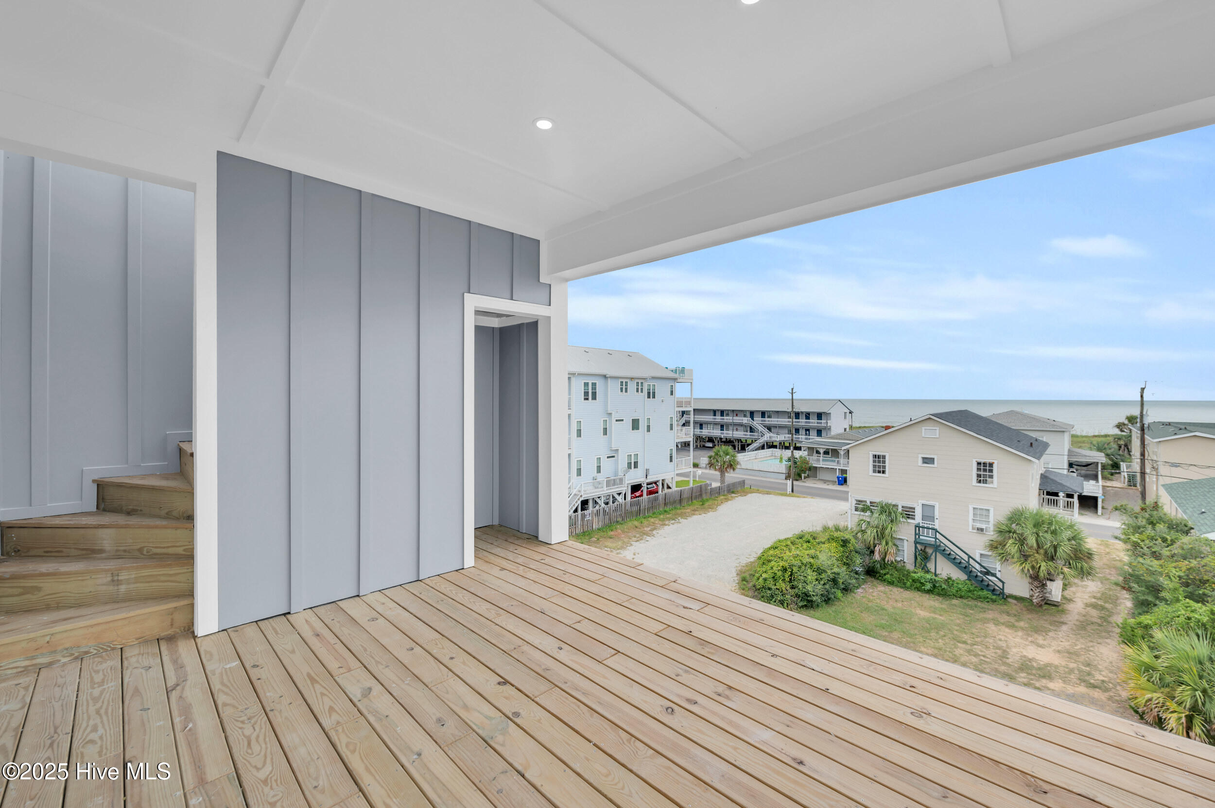 100535218 | Photo 39