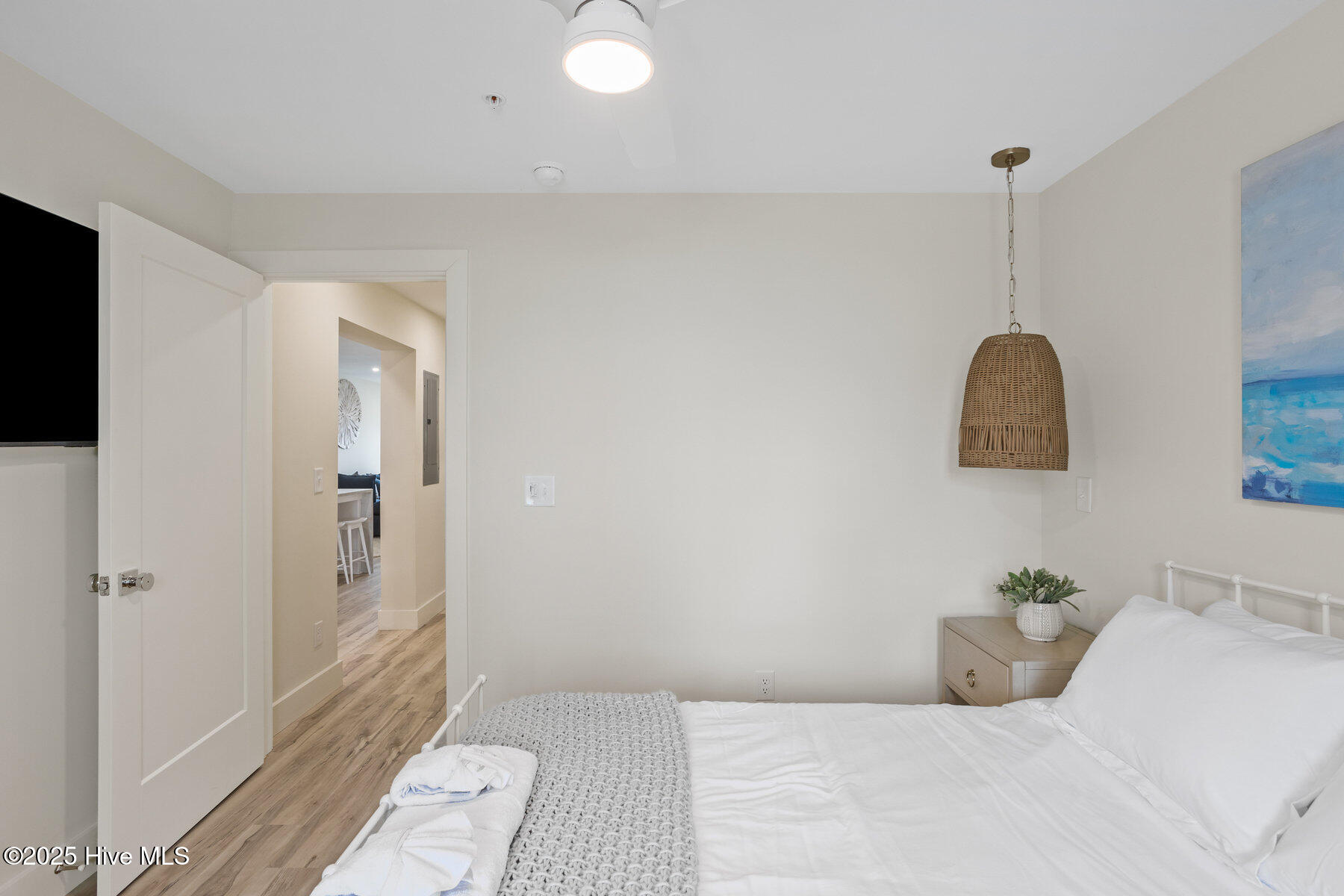 100523205 | Photo 26