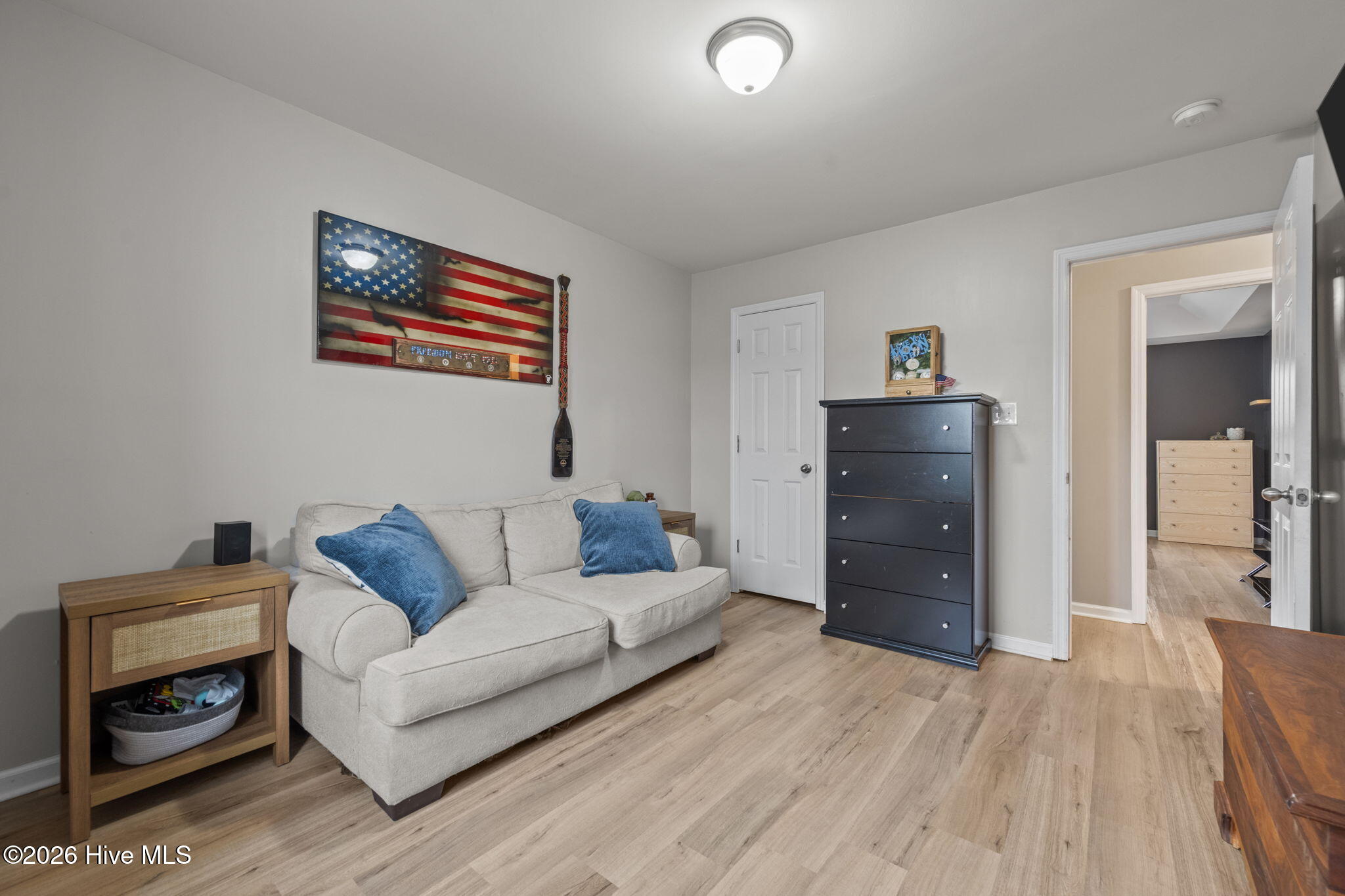 100562235 | Photo 28