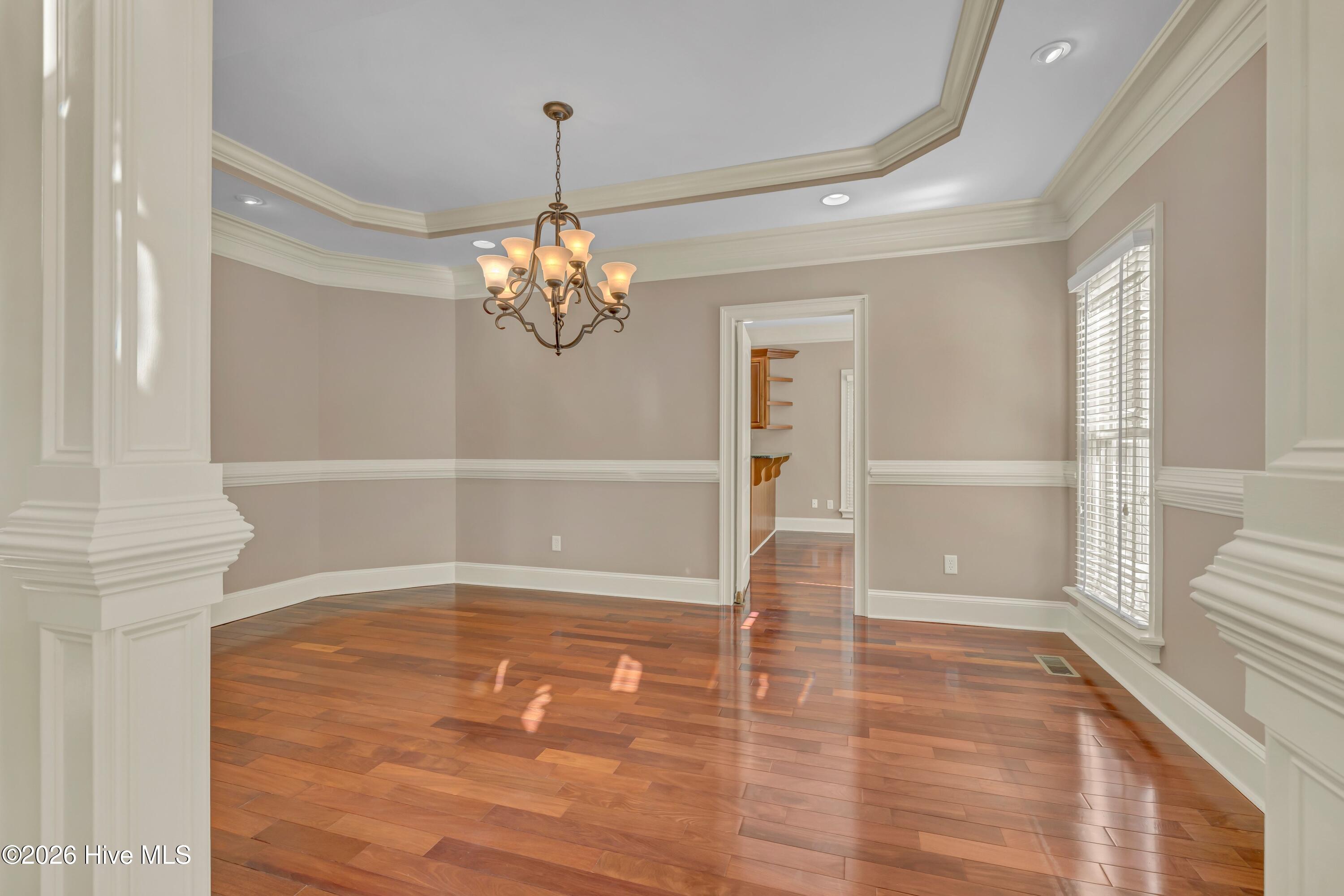 100556623 | Photo 13