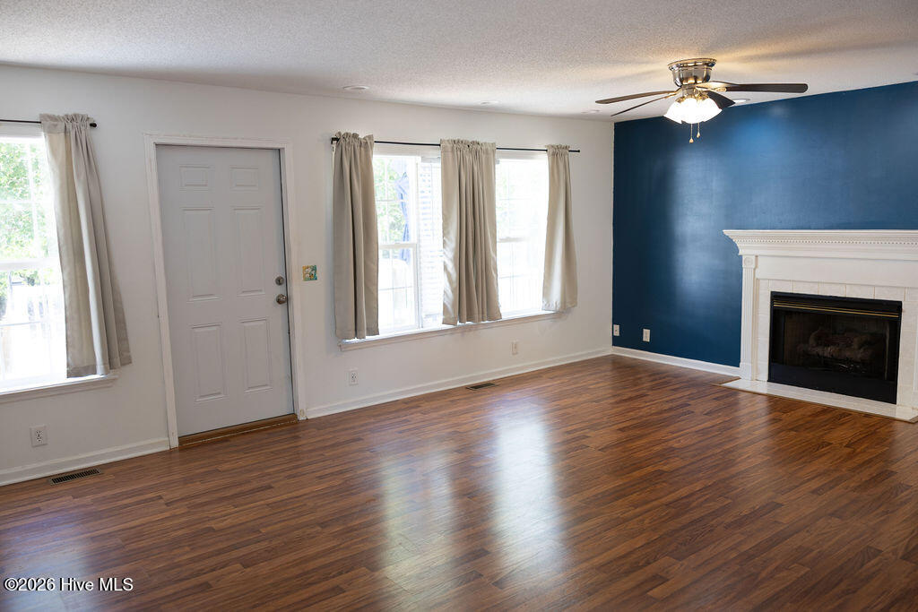 100545558 | Photo 11