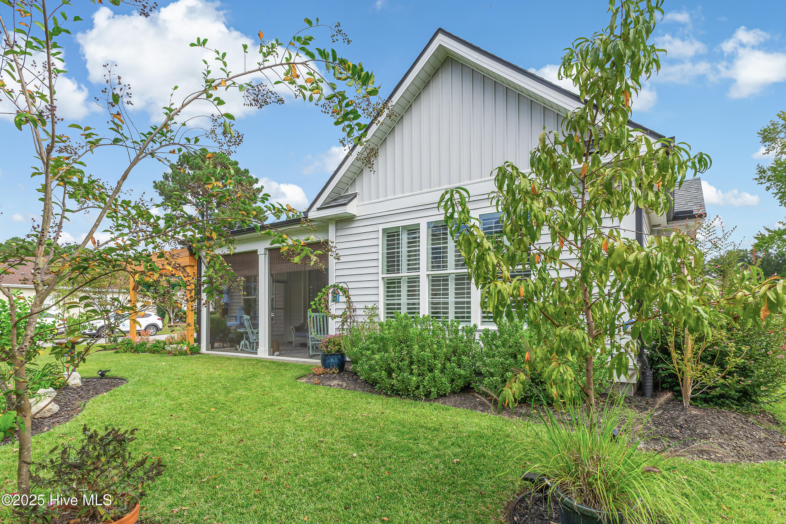 100533188 | Photo 41