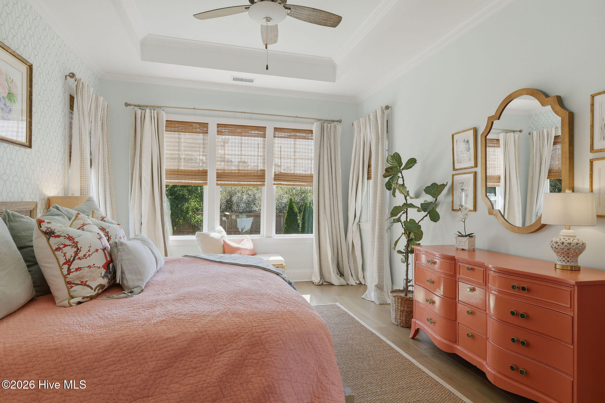 100569190 | Photo 27