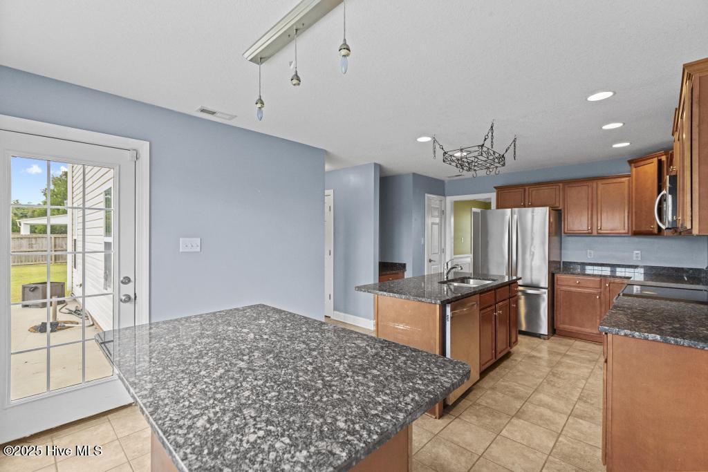 100532537 | Photo 16