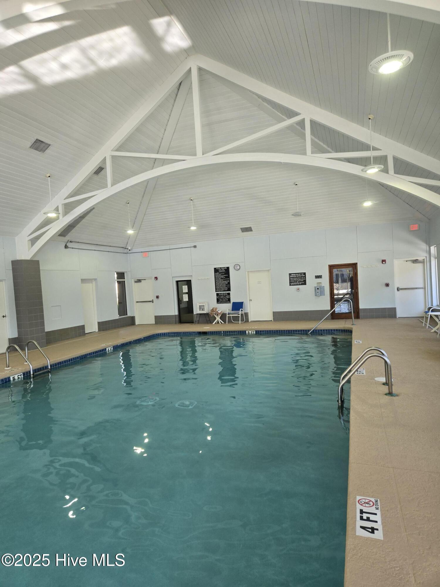 100545211 | Photo 82