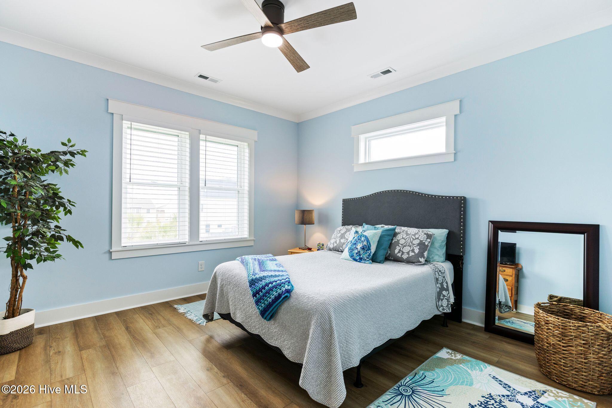 100570540 | Photo 44