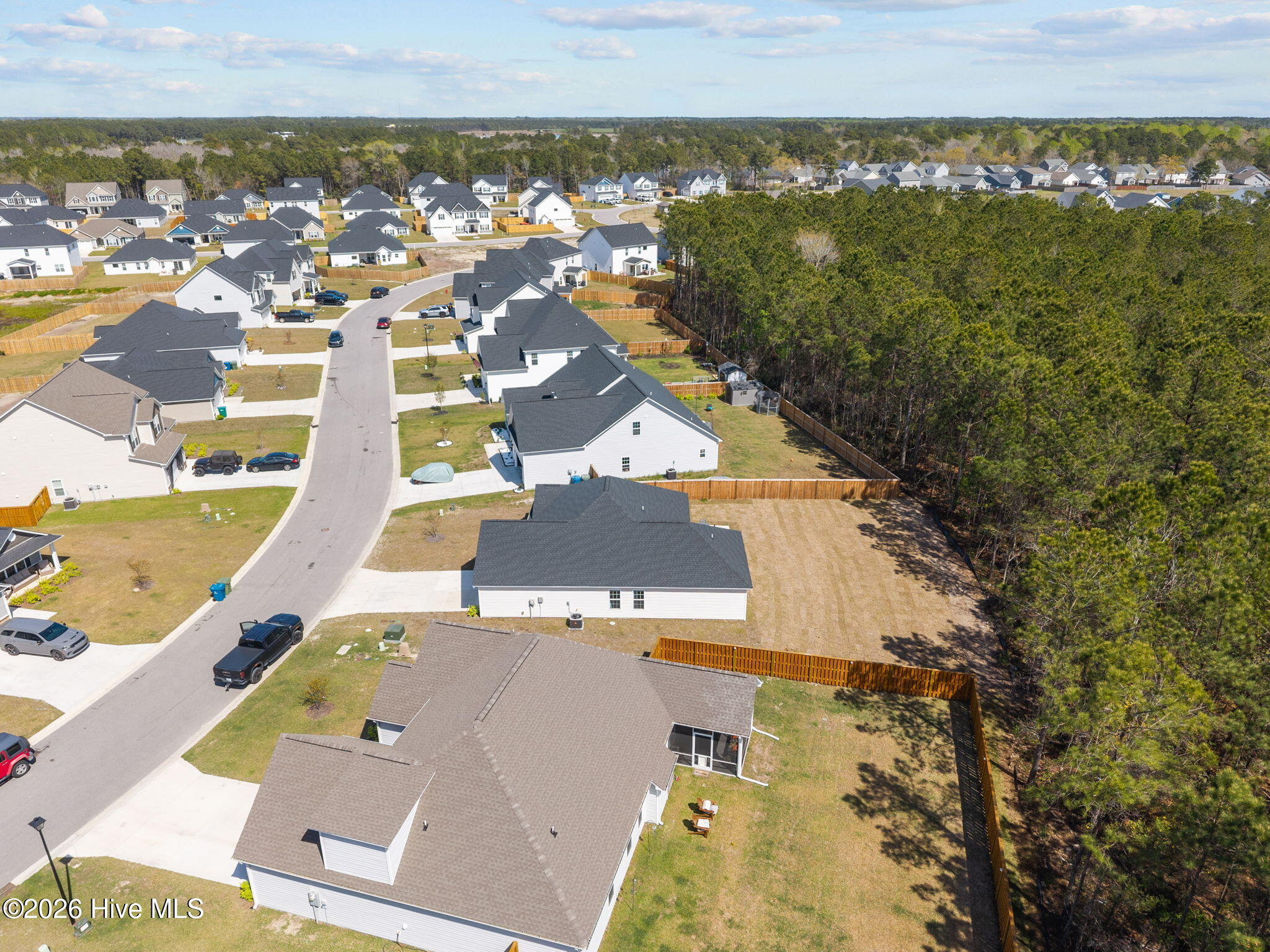 100563738 | Photo 43