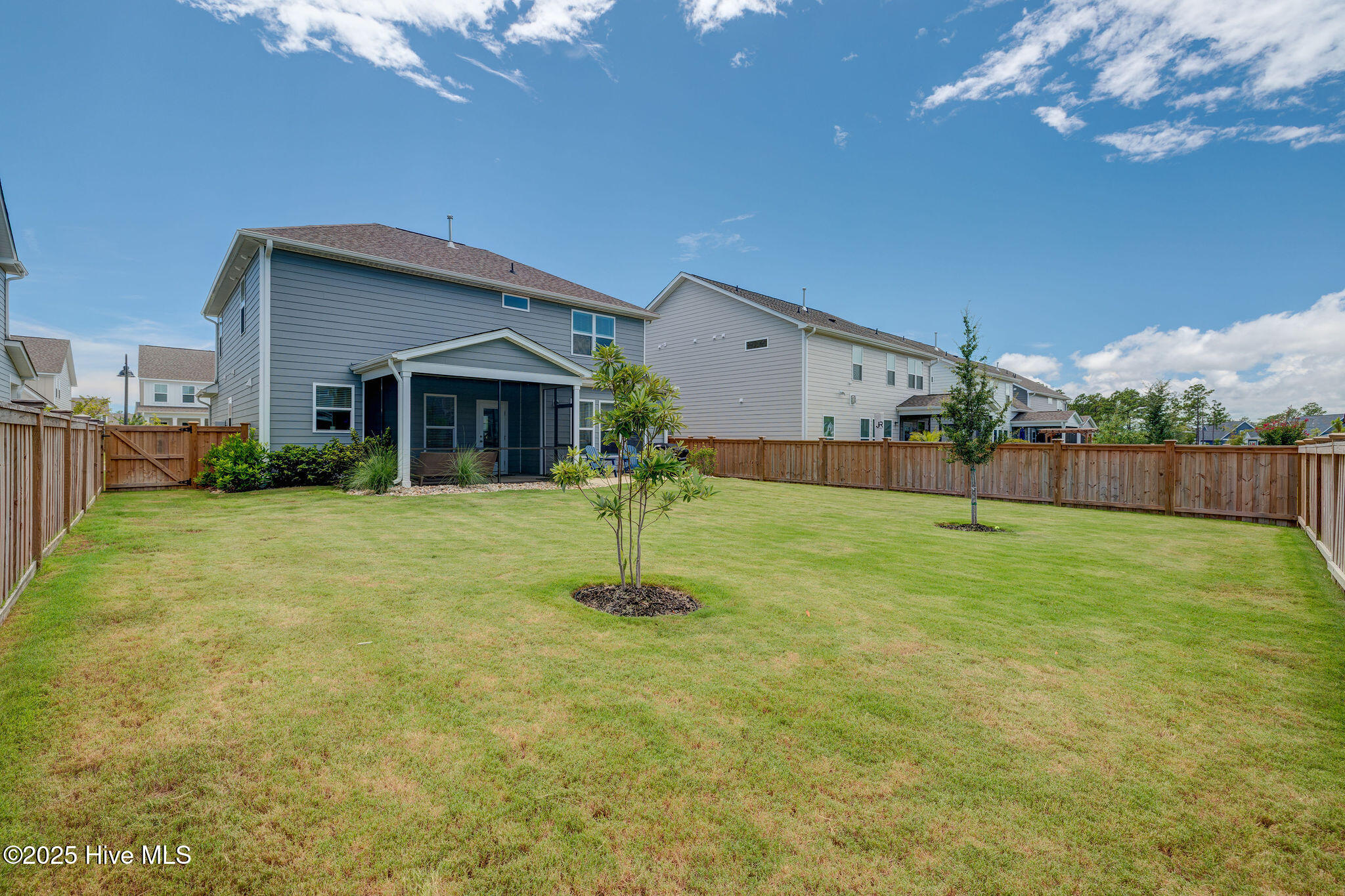 100524366 | Photo 49