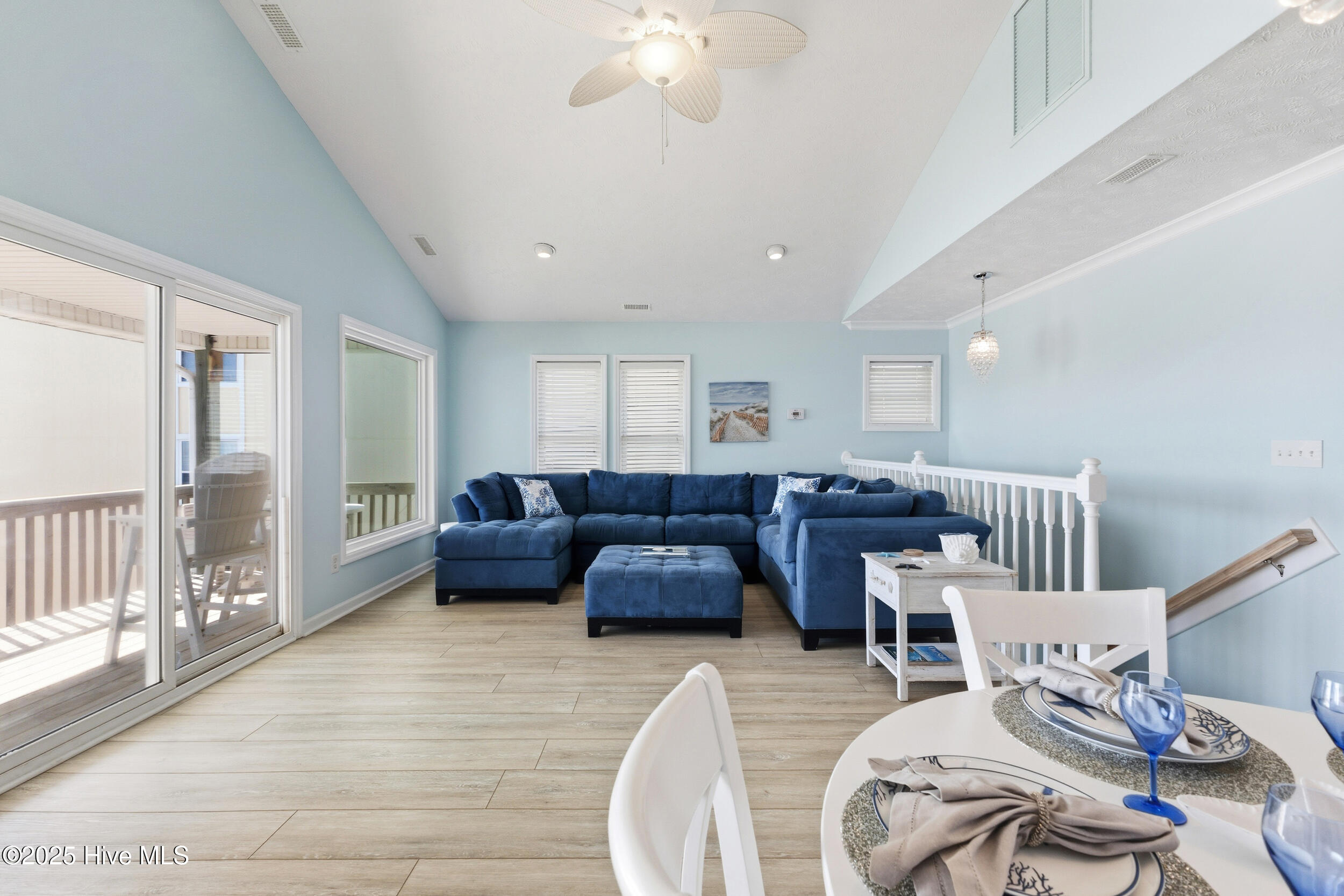 100535212 | Photo 13