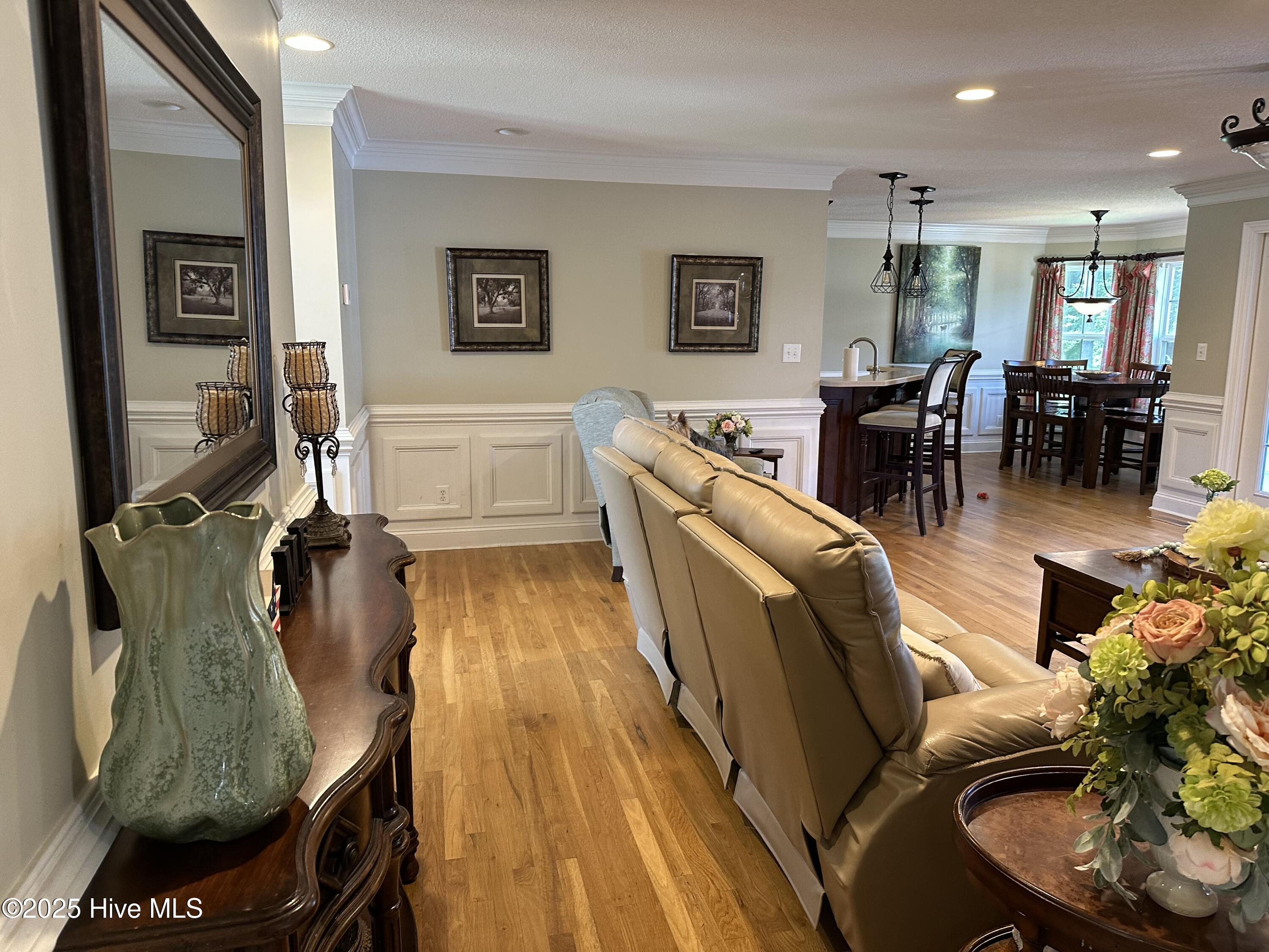 100514130 | Photo 22