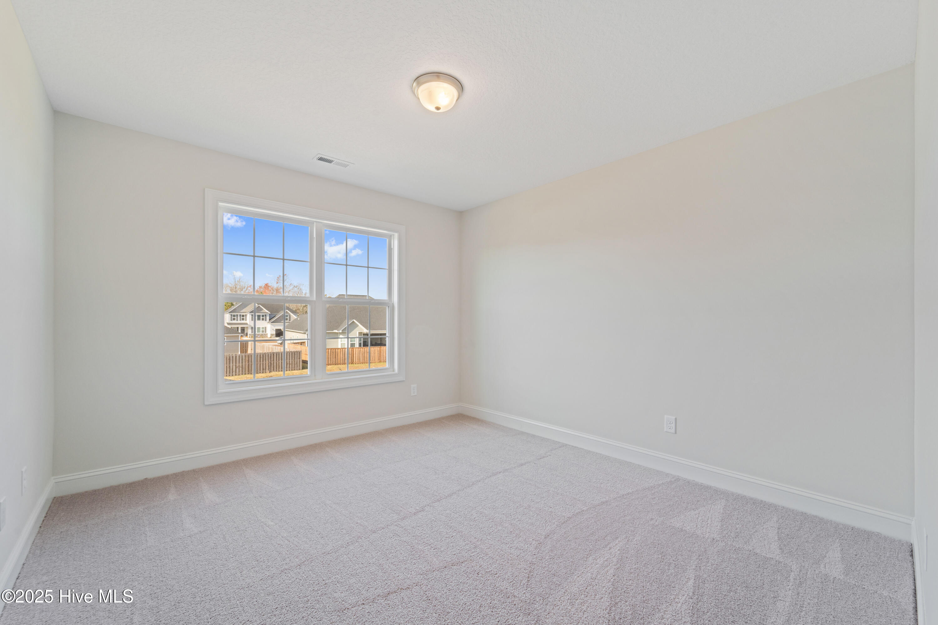 100518960 | Photo 30