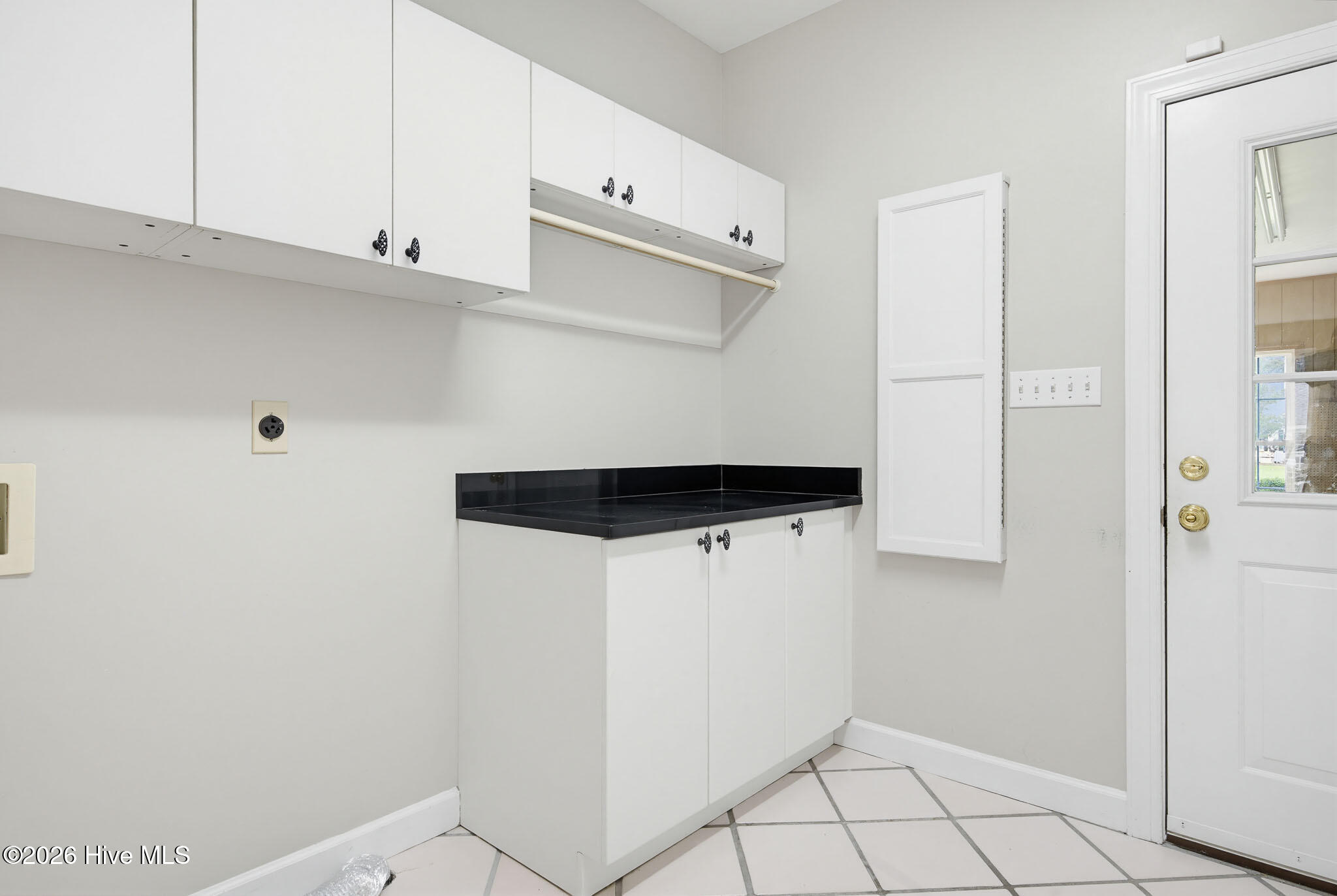 100570266 | Photo 29