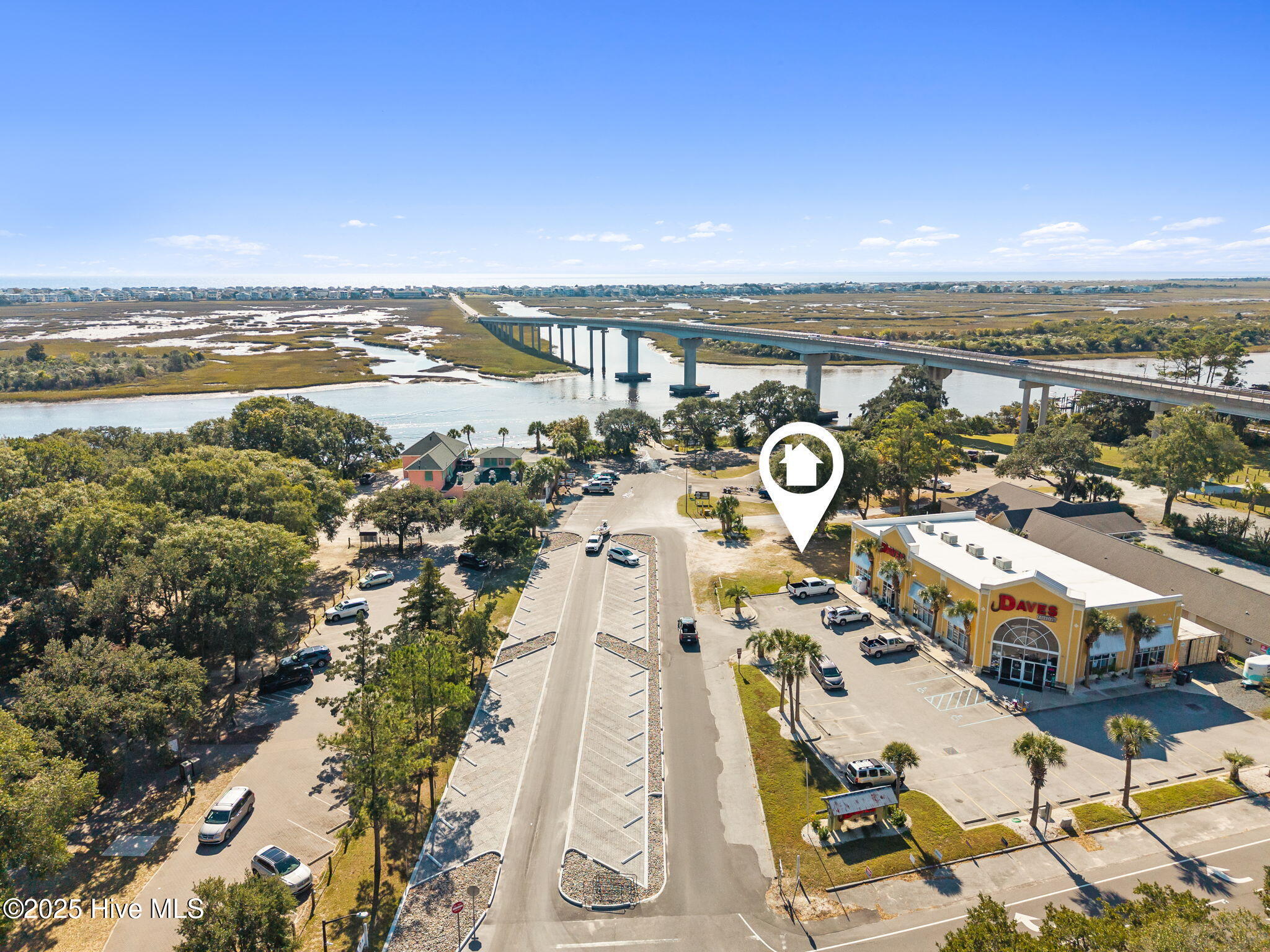 100561815 | Photo 13