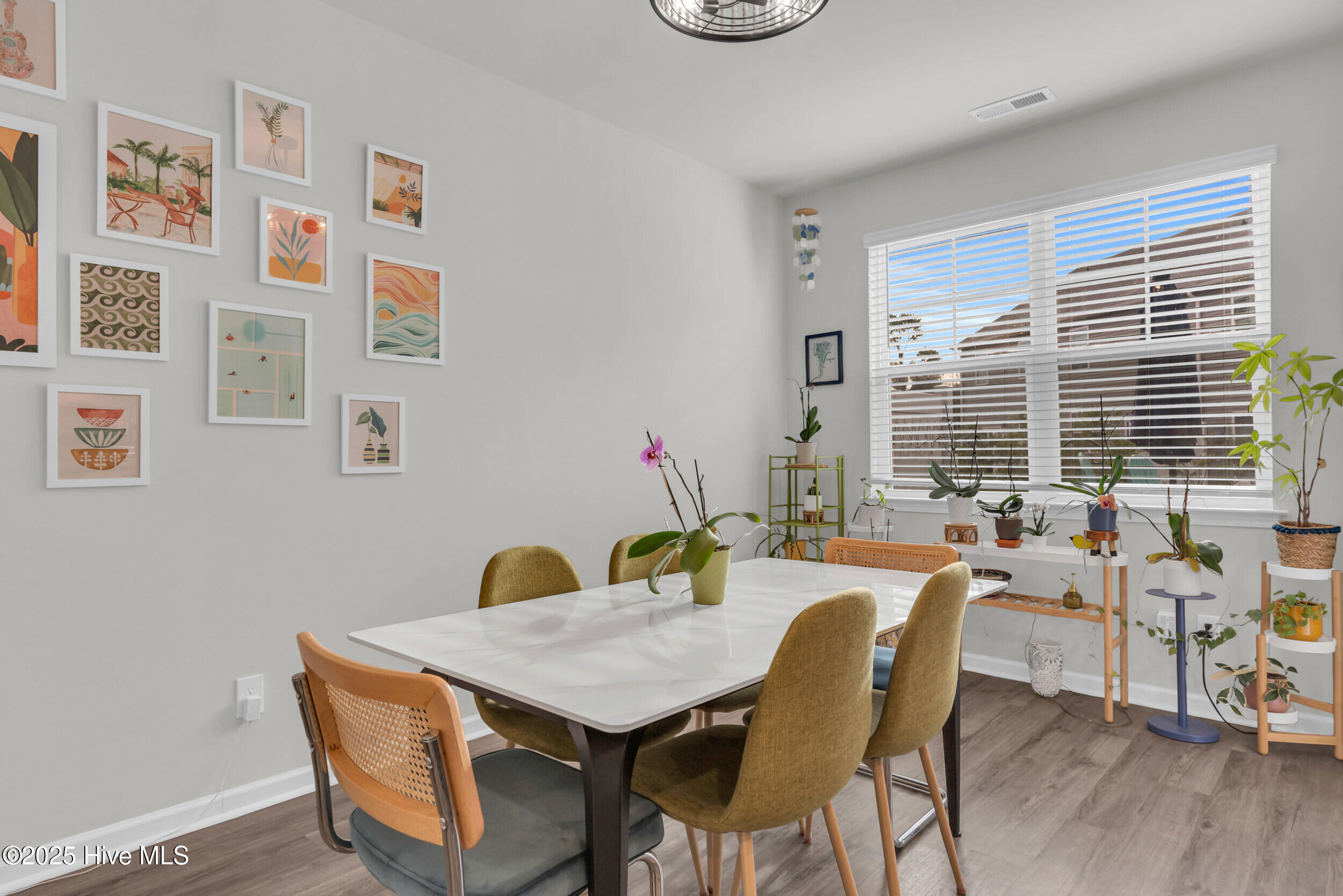 100544145 | Photo 13