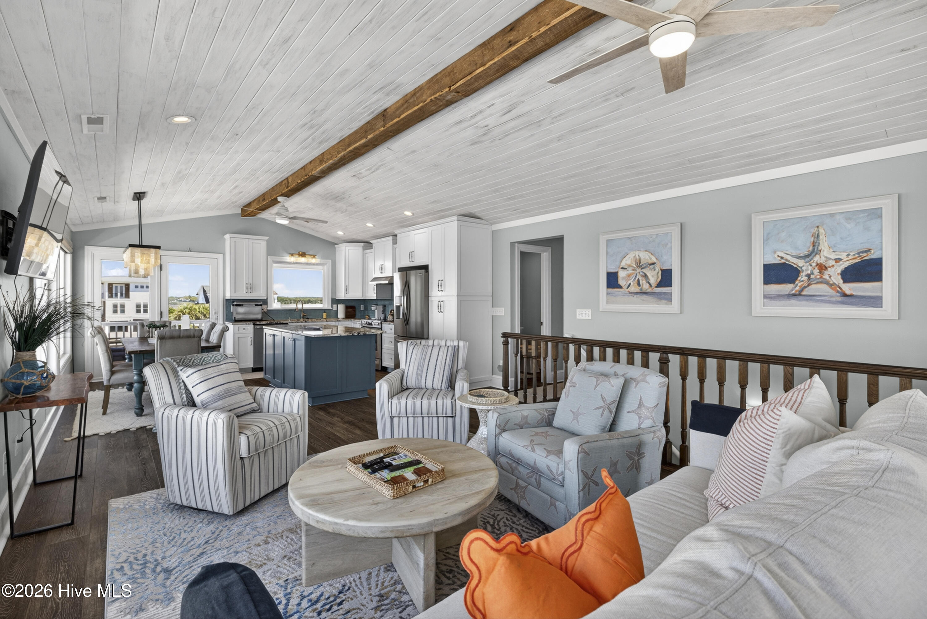 100568247 | Photo 13