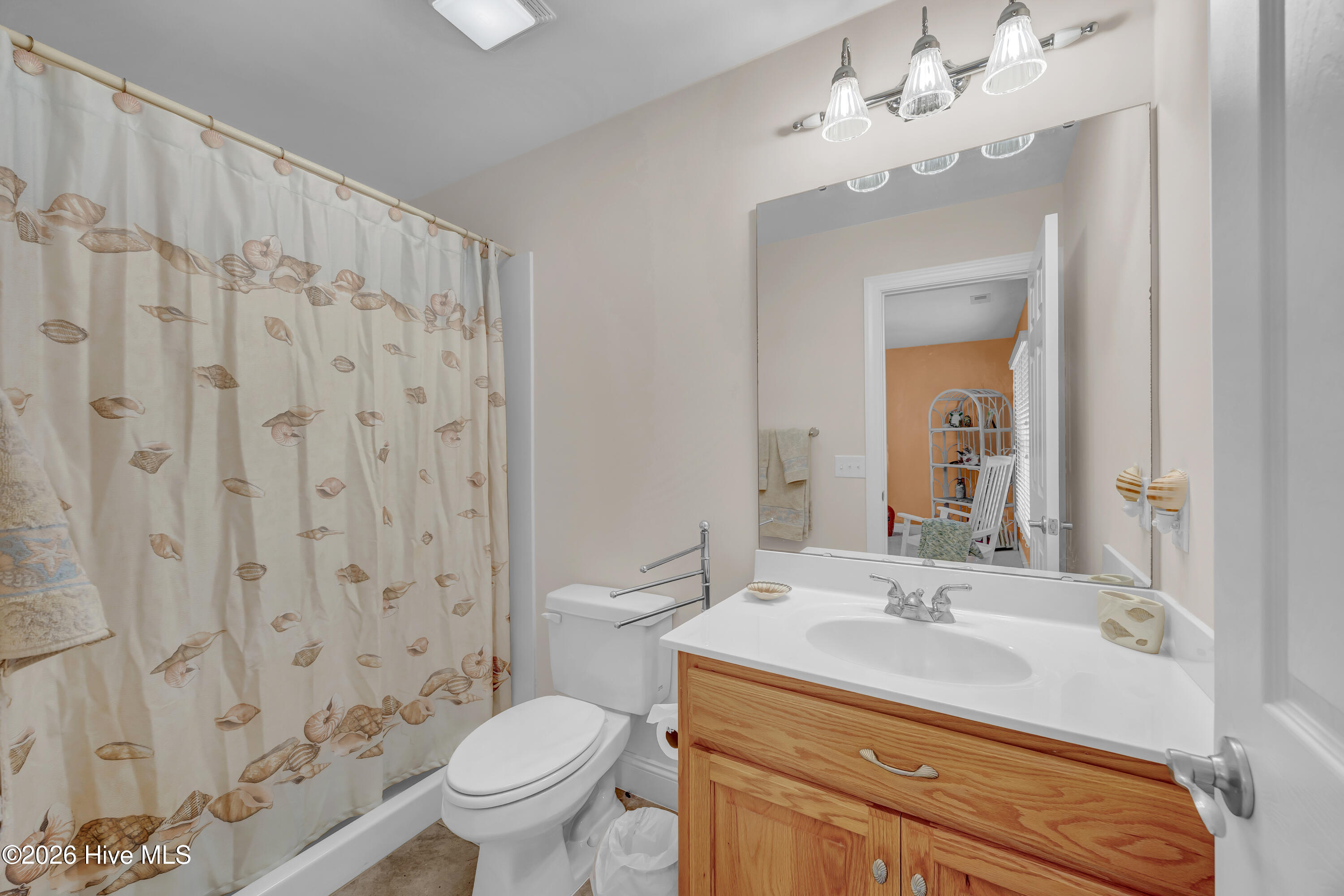 100560542 | Photo 45