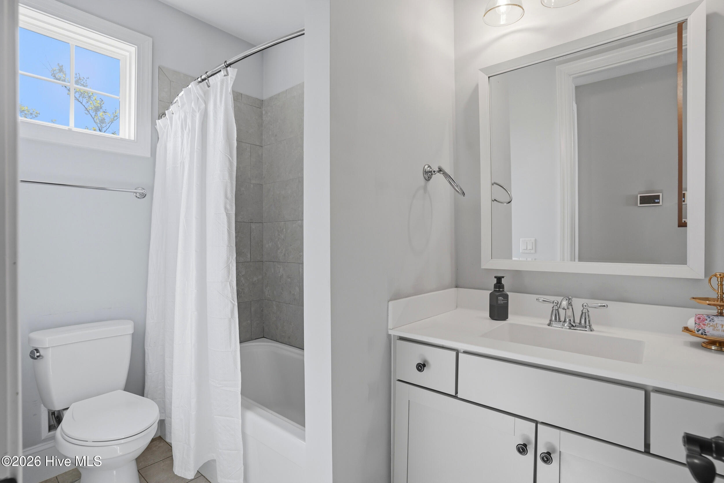 100564894 | Photo 22