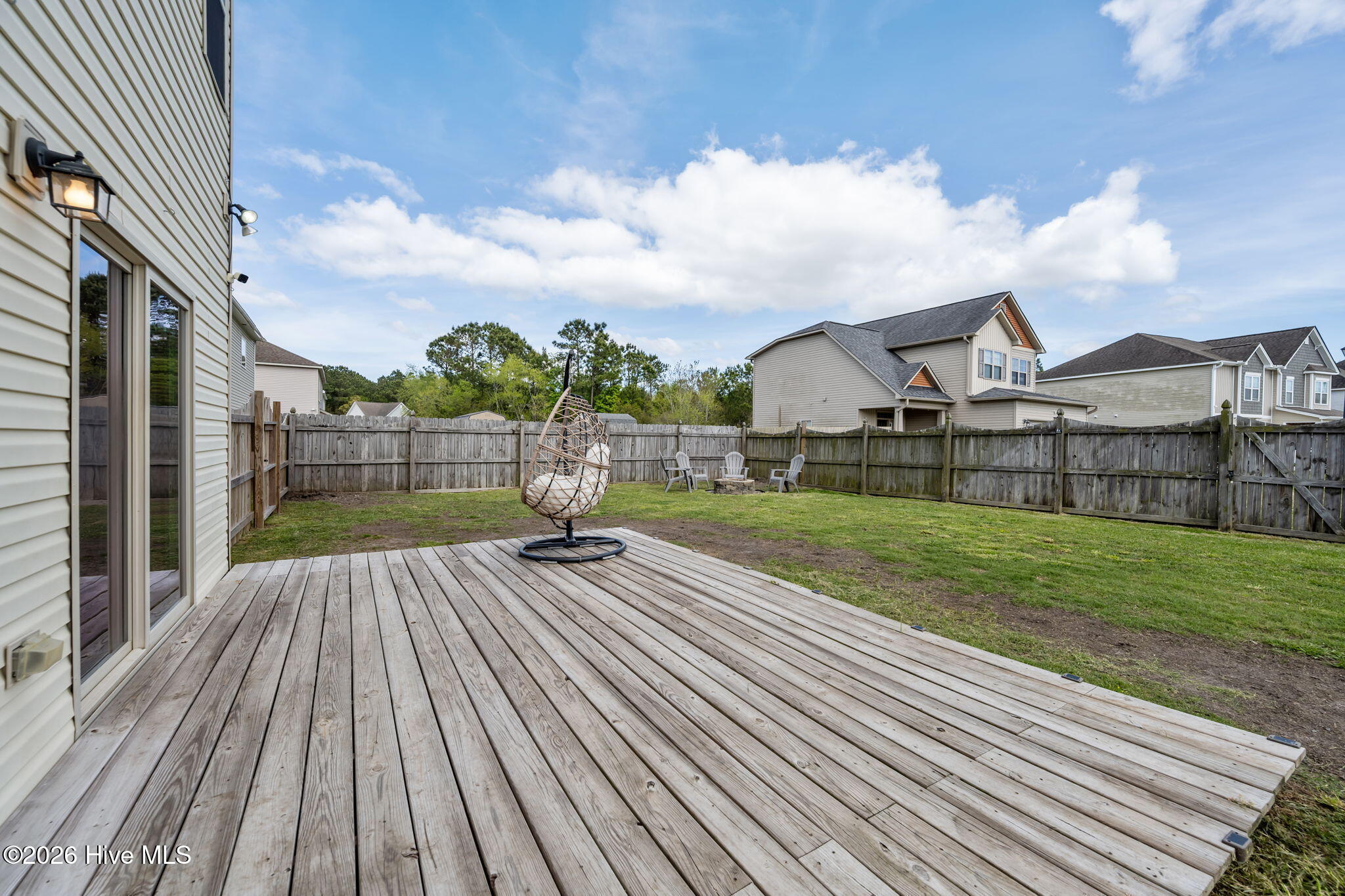 100567212 | Photo 35