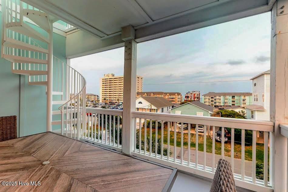 100537095 | Photo 26