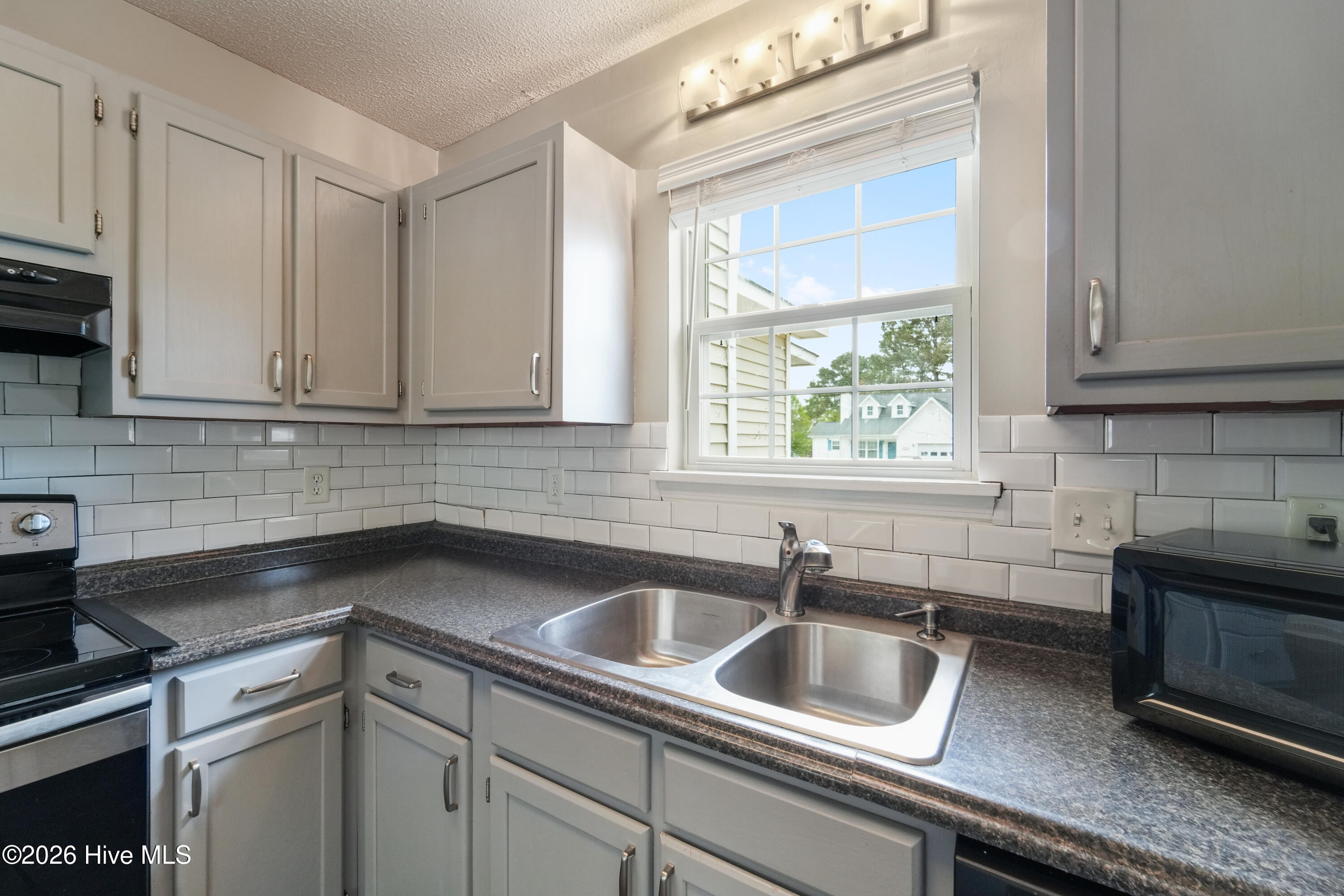 100561681 | Photo 47