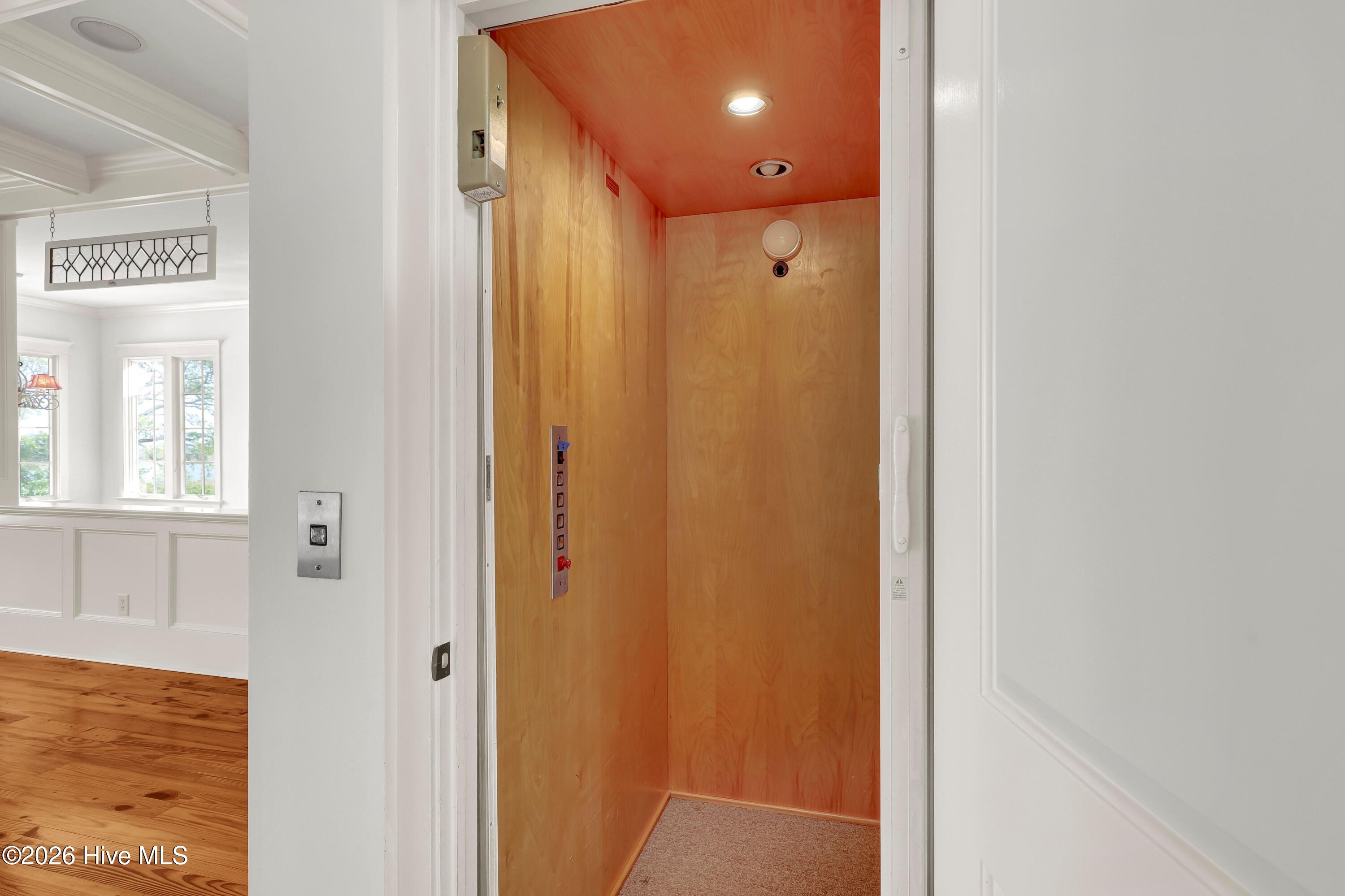 100569484 | Photo 17