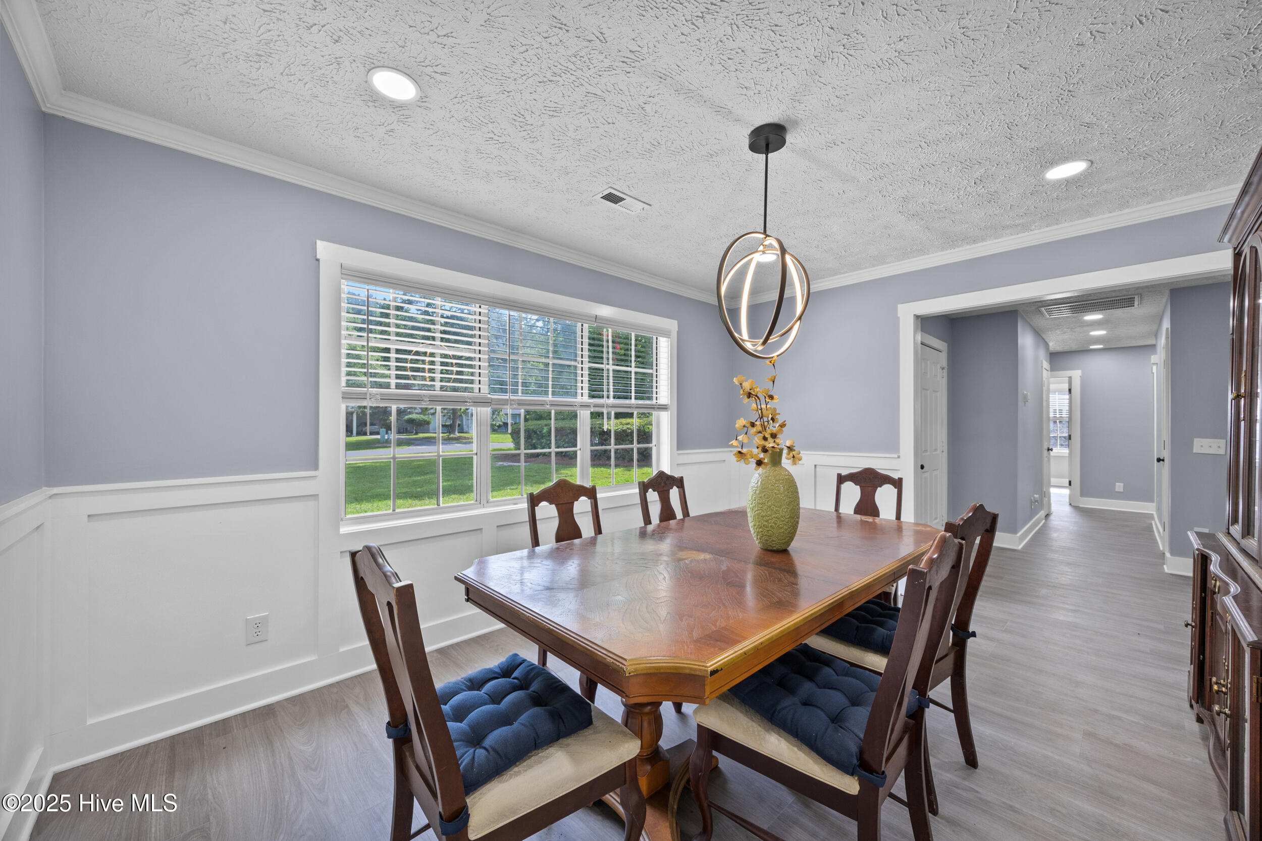 100521133 | Photo 11