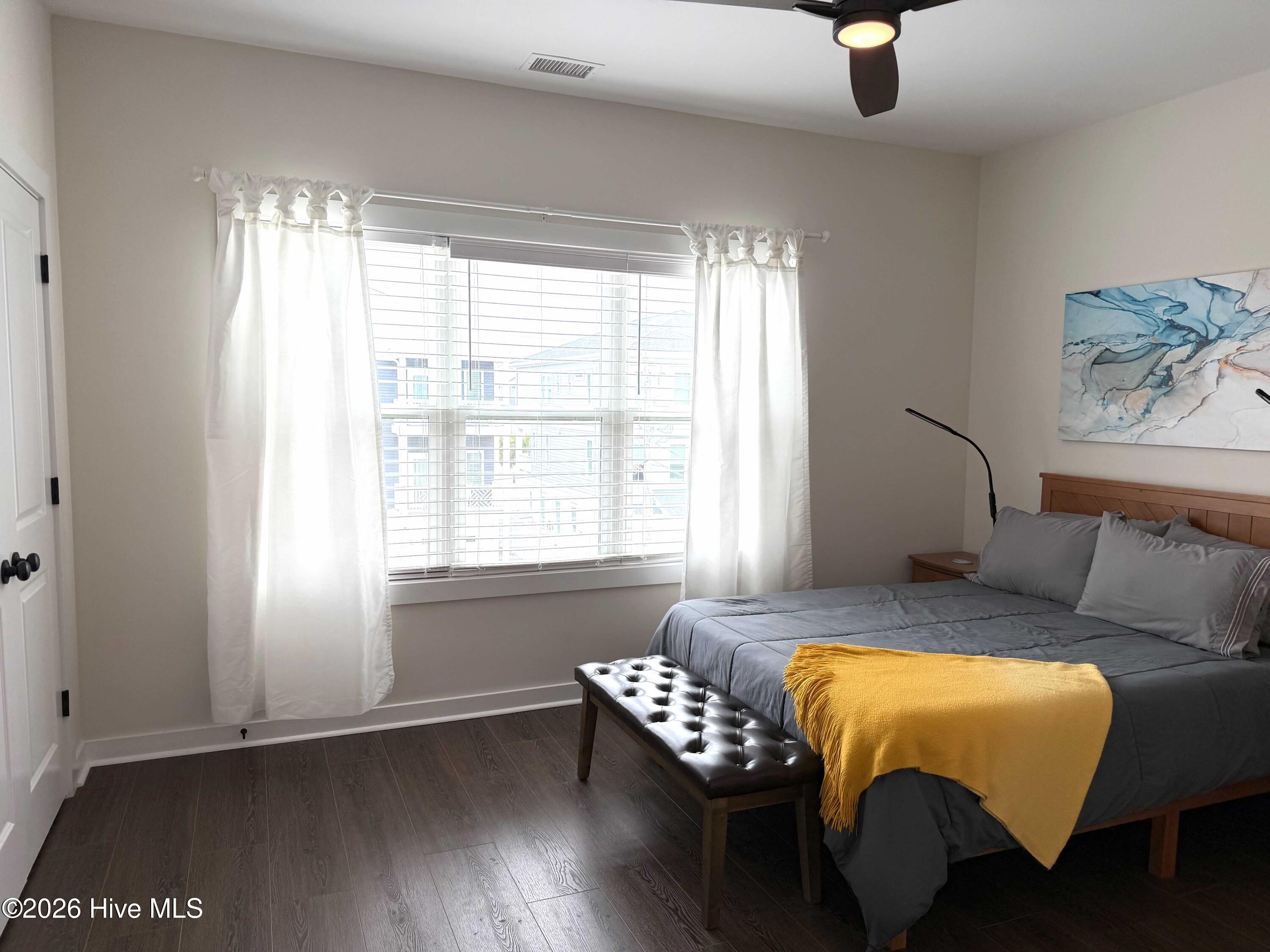 100559926 | Photo 38